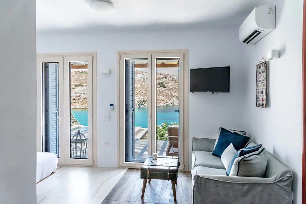 Etesians Luxury Suites
