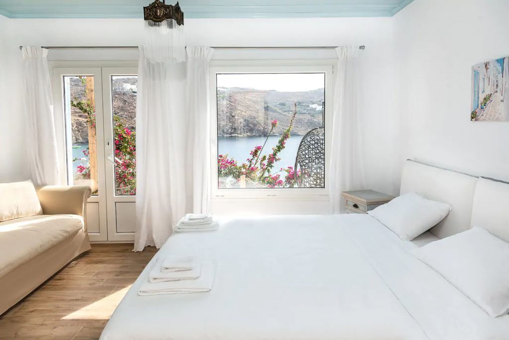 Etesians Luxury Suites
