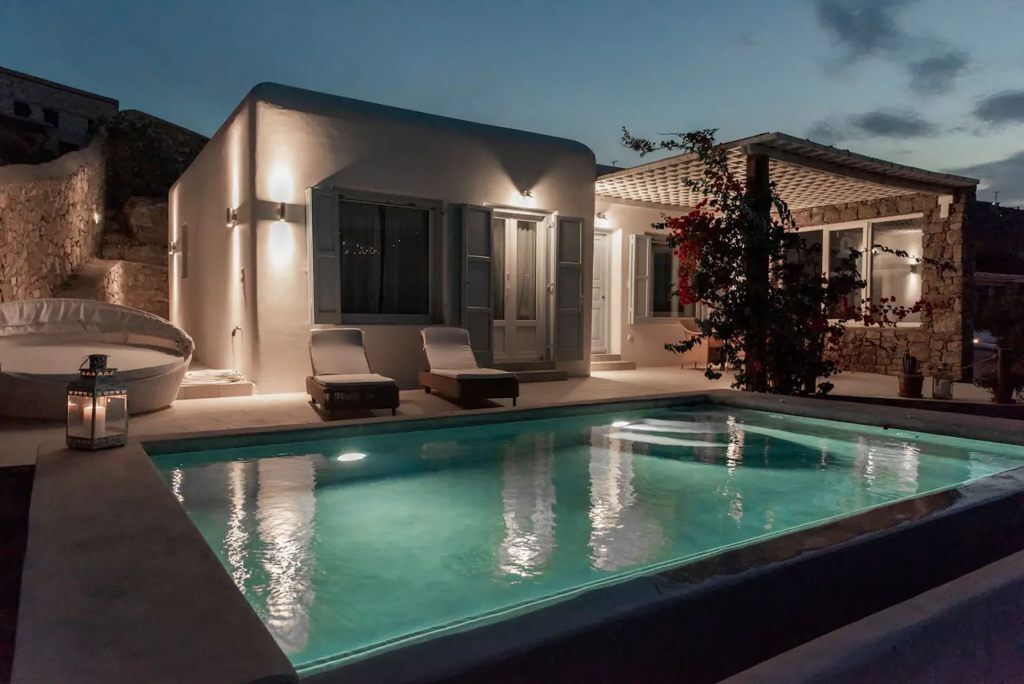 Etesians Luxury Suites