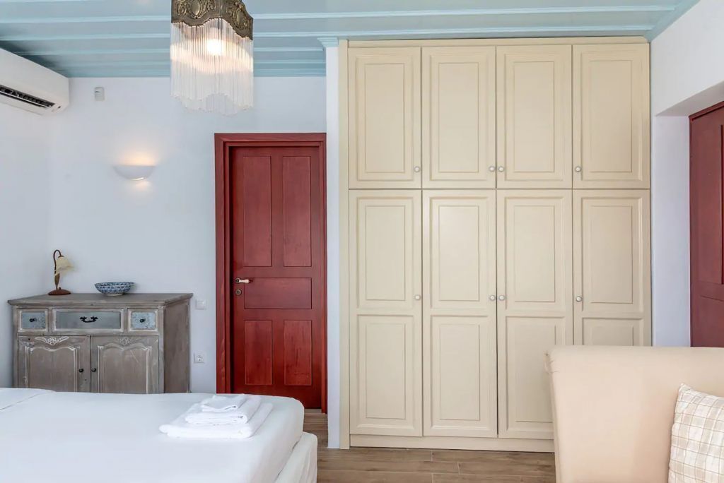 Etesians Luxury Suites