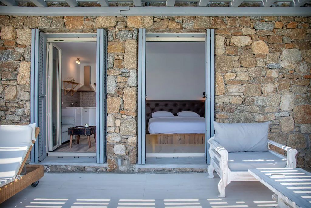 Etesians Luxury Suites