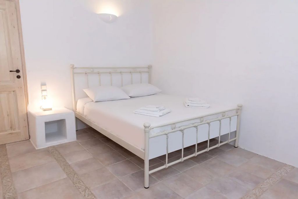 Etesians Luxury Suites