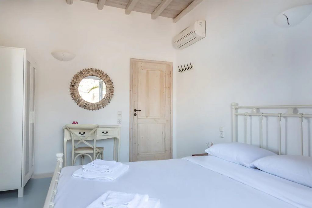 Etesians Luxury Suites