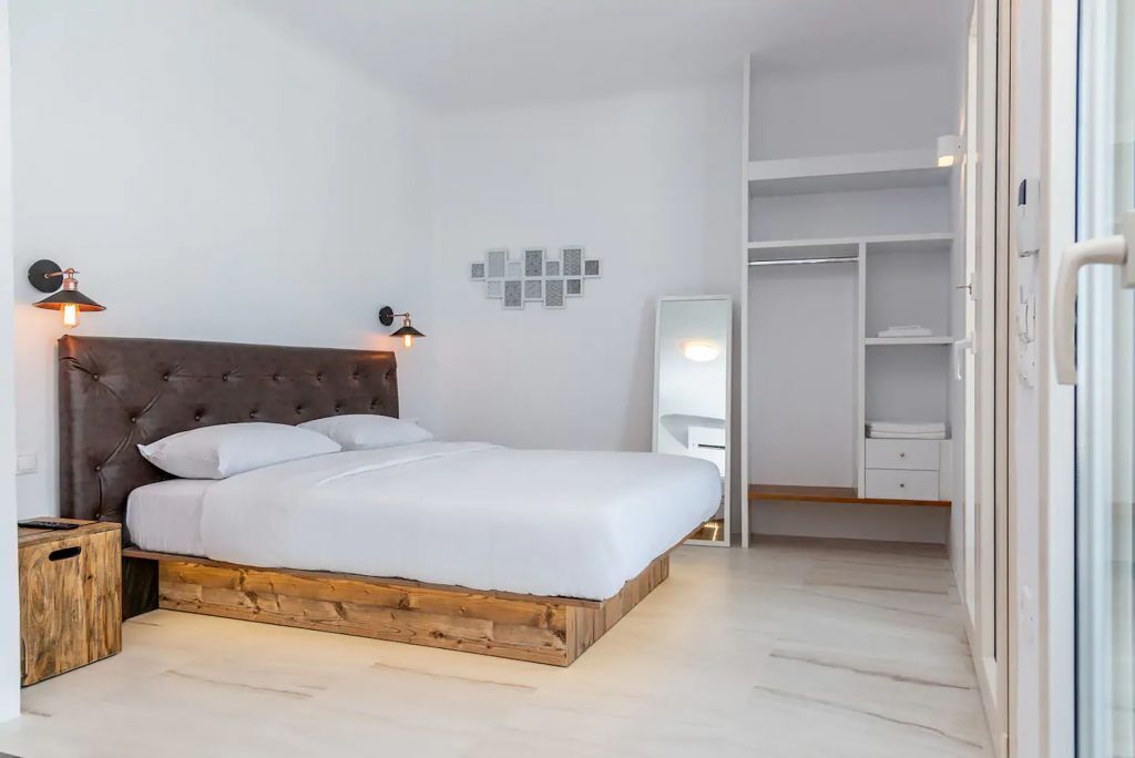 Etesians Luxury Suites