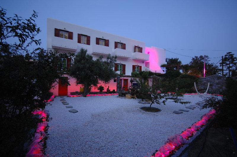 Psarou Beach