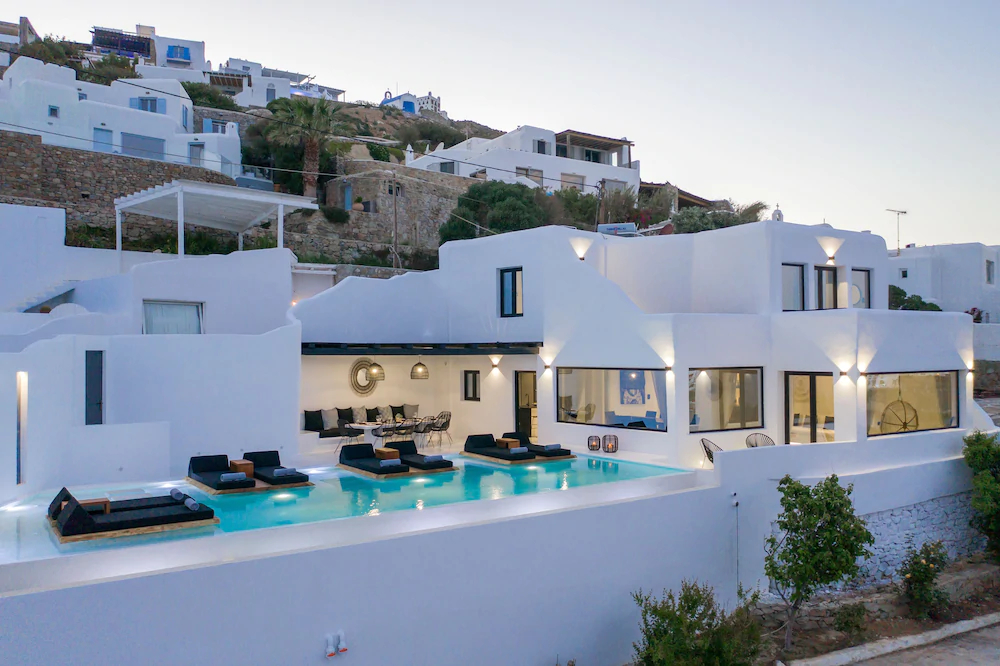 Psarou Black Villa