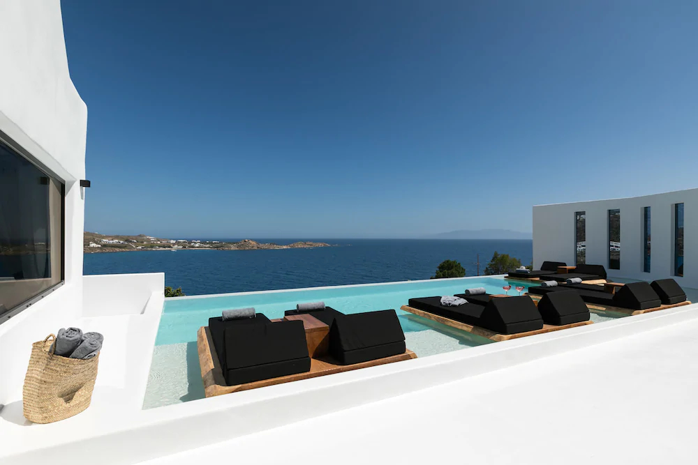 Psarou Black Villa