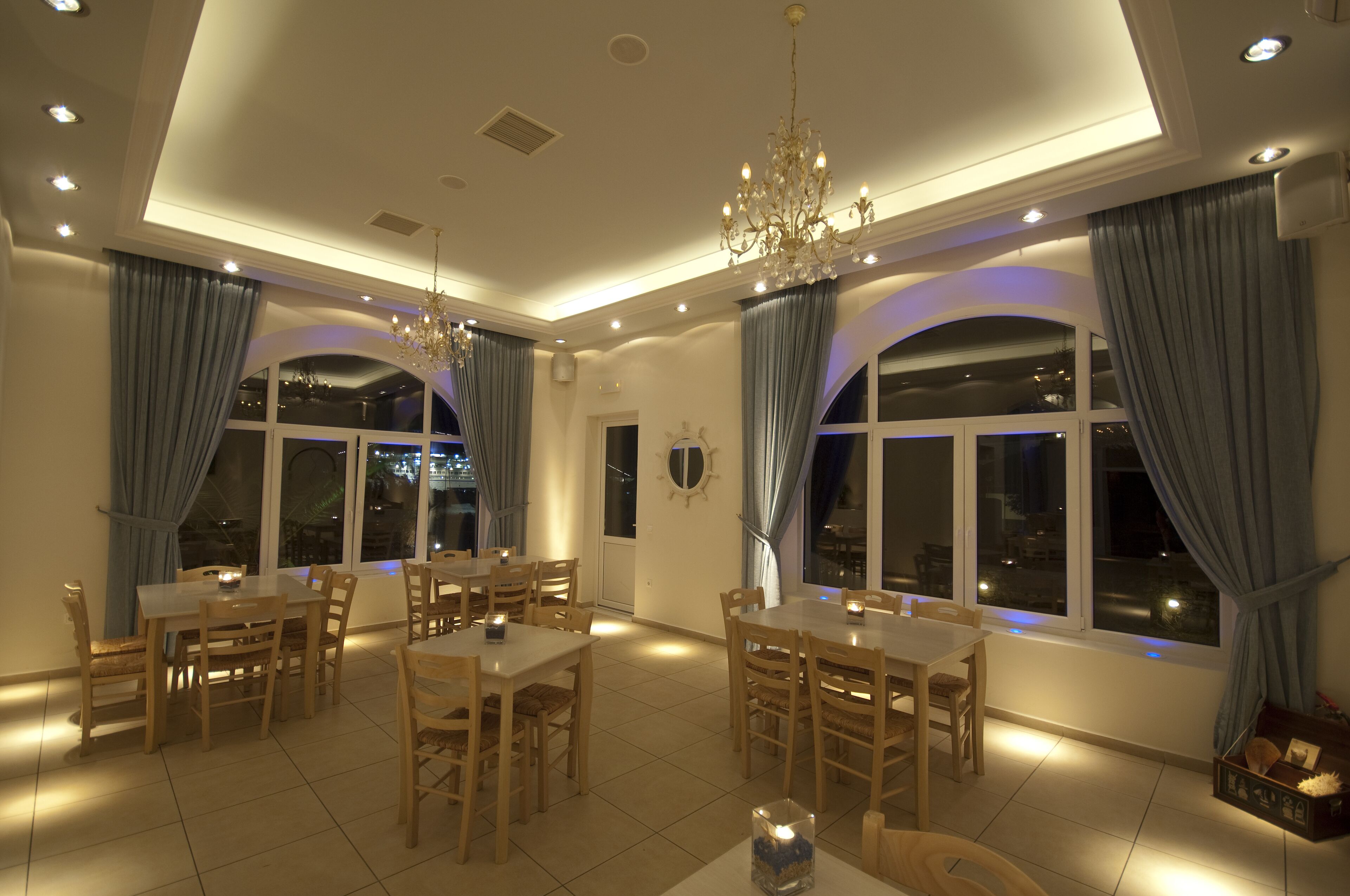 Makis Place
