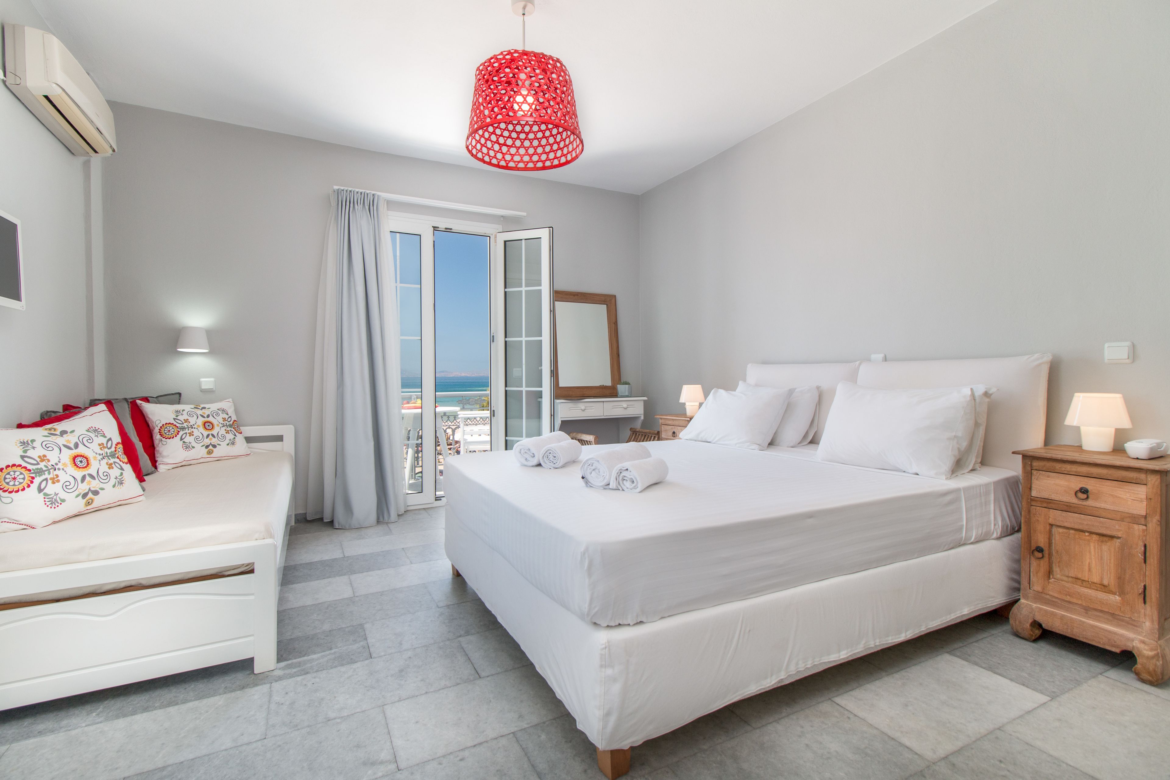 Ippokampos Beachfront Hotel