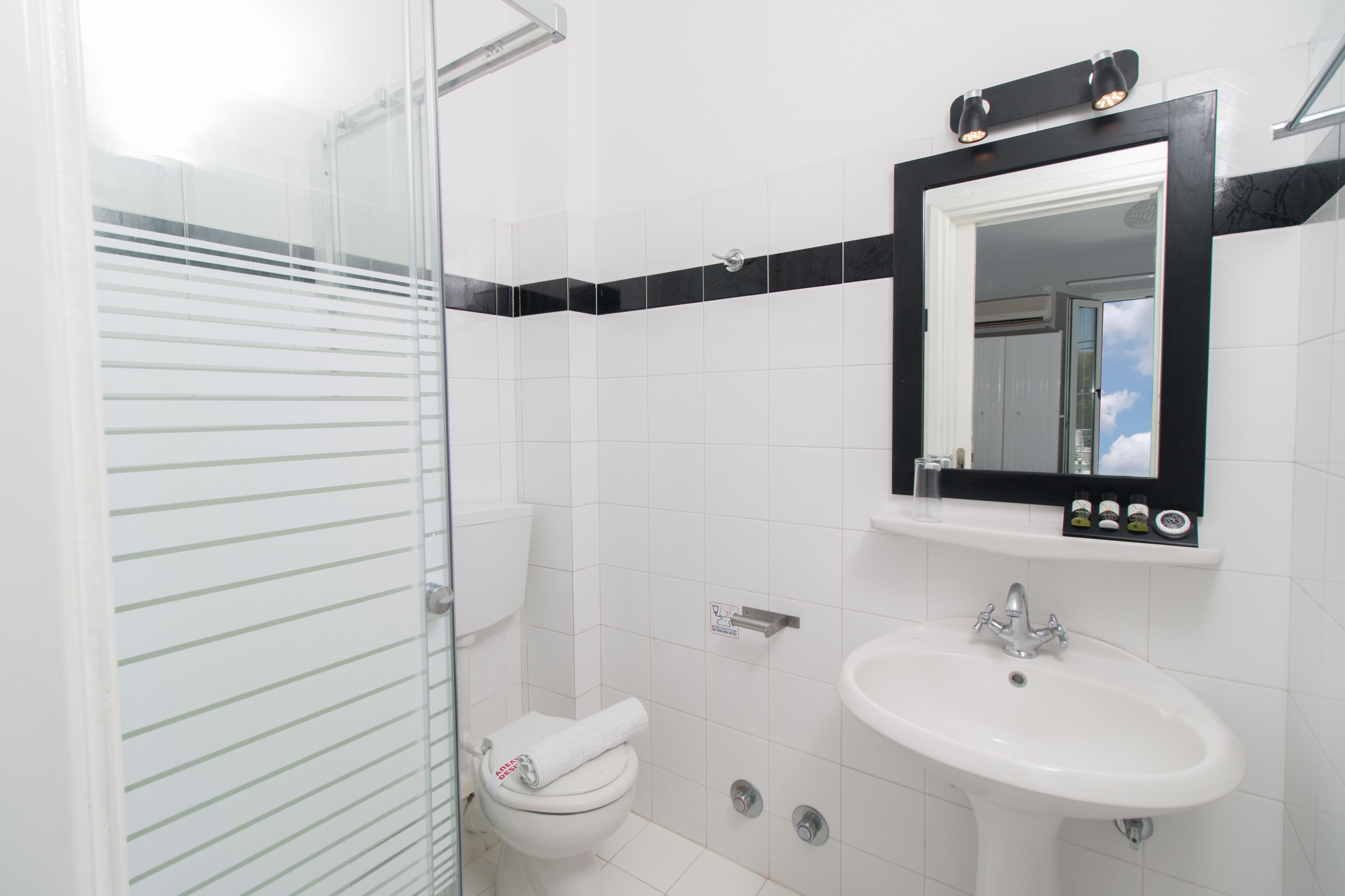 Ippokampos Beachfront Hotel