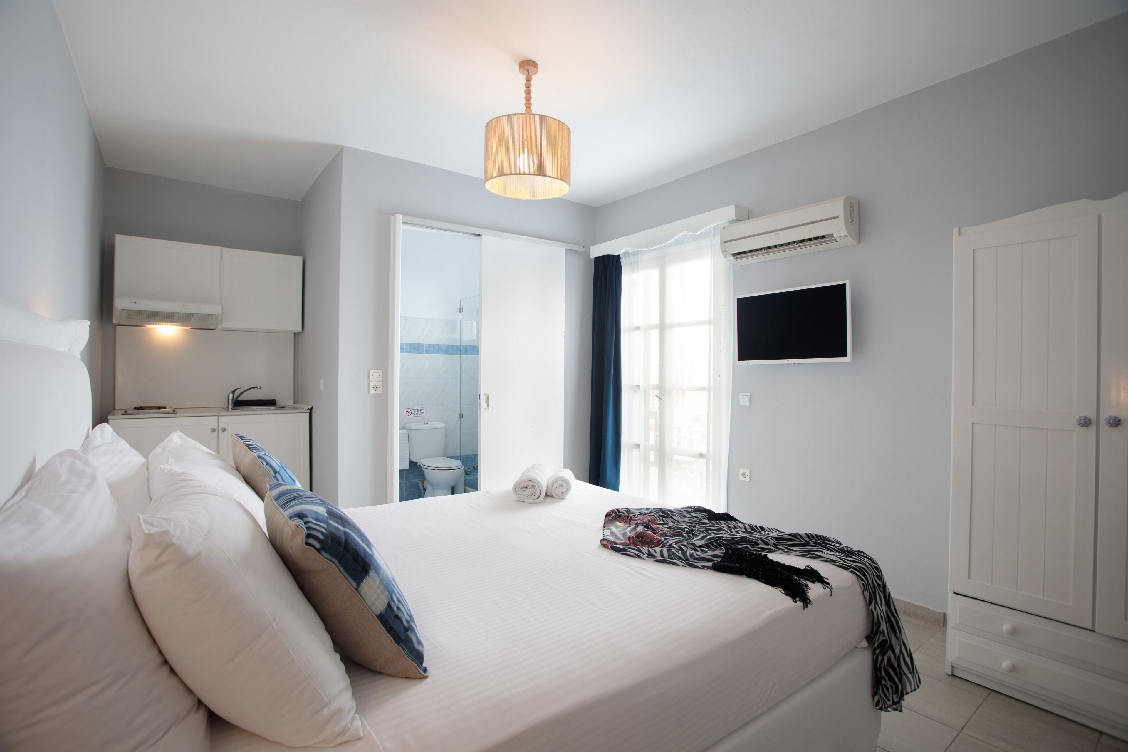 Ippokampos Beachfront Hotel