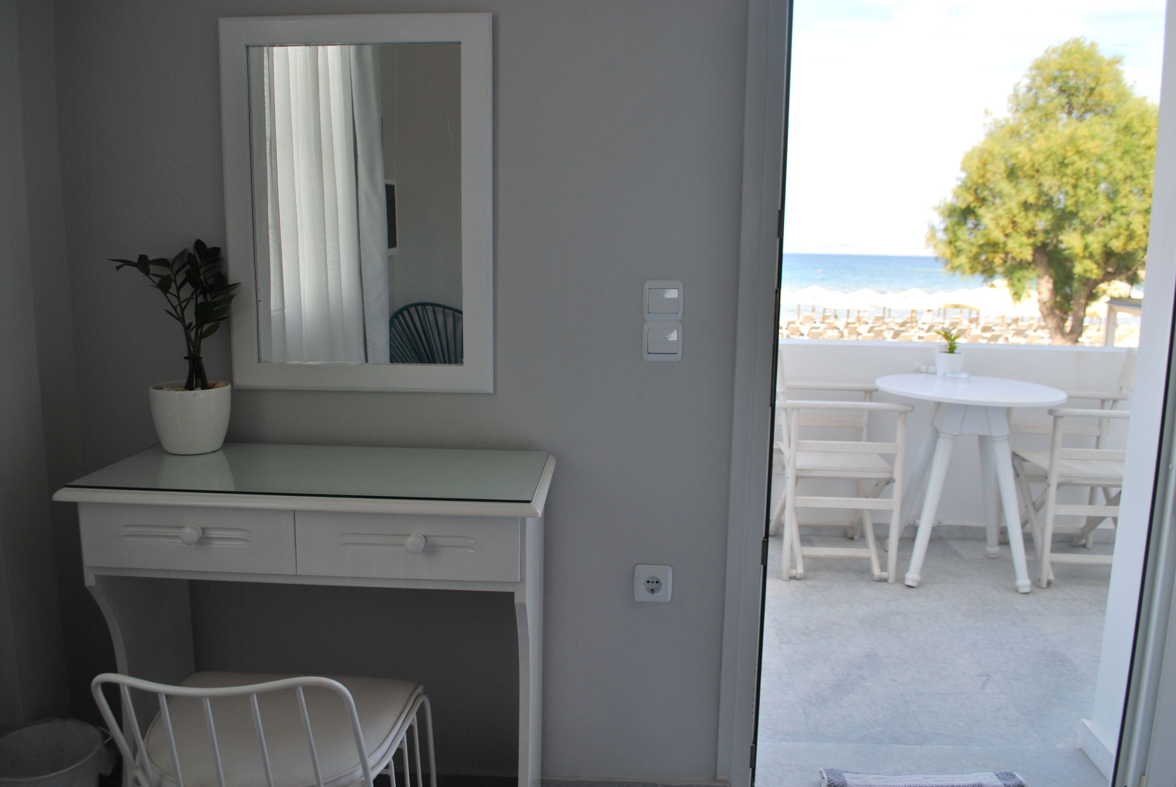 Ippokampos Beachfront Hotel