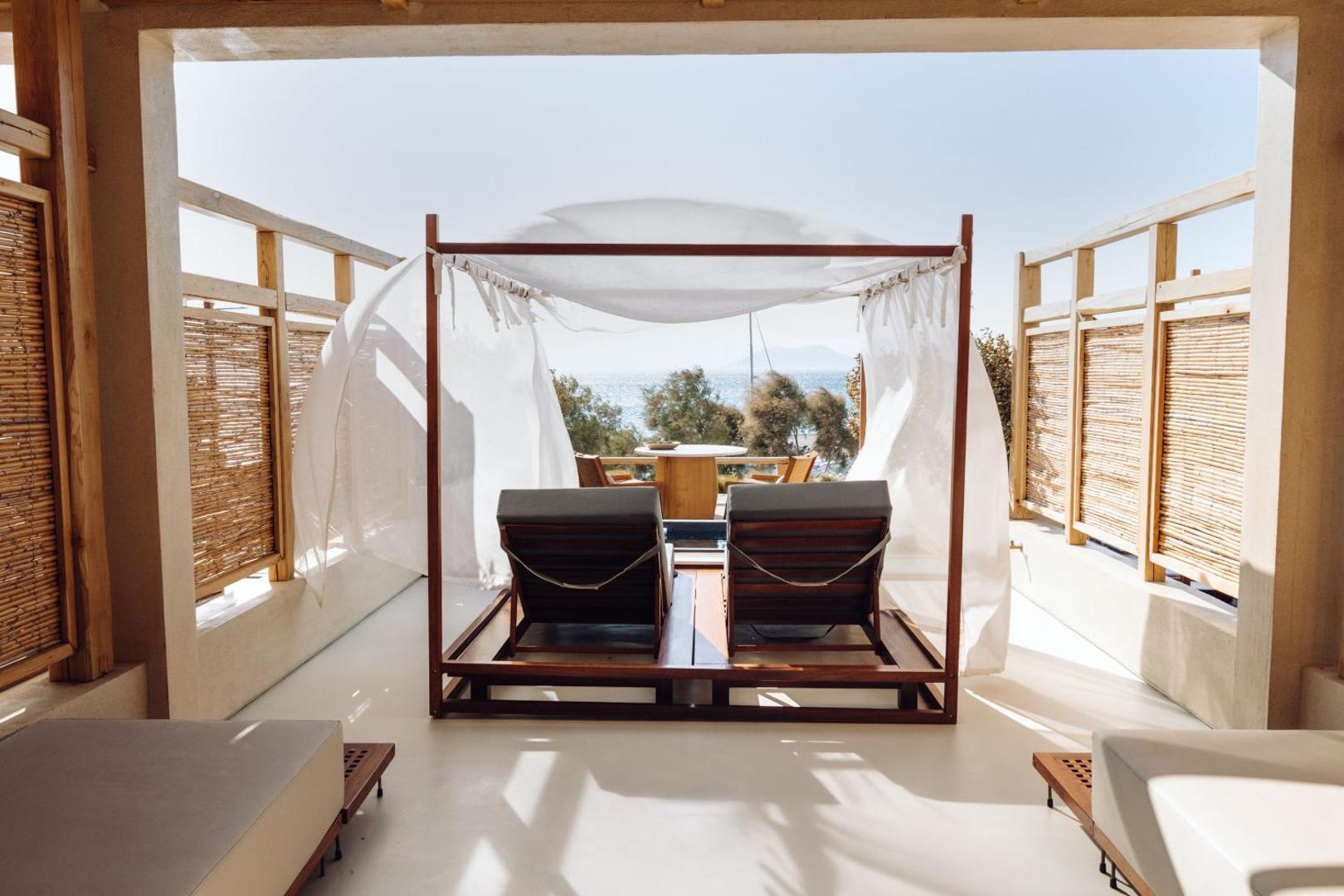 Avgoustos Suites
