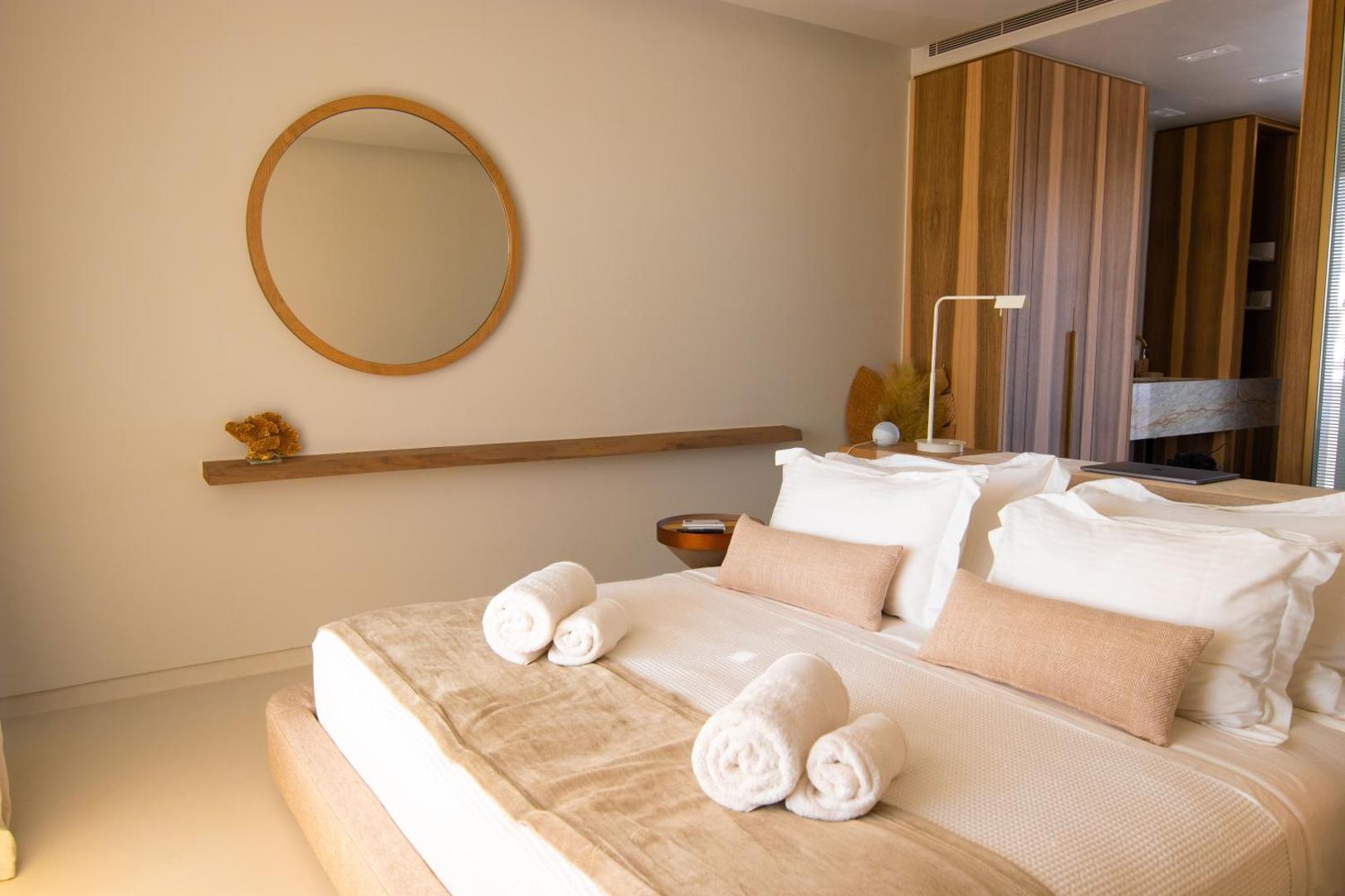 Avgoustos Suites