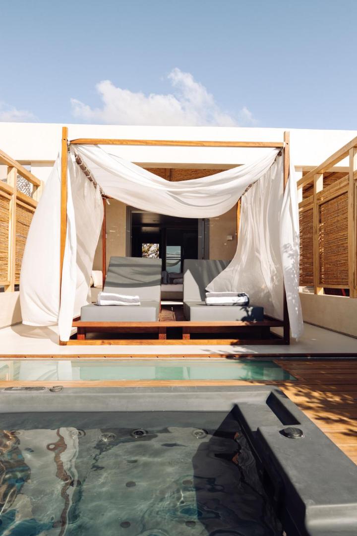 Avgoustos Suites