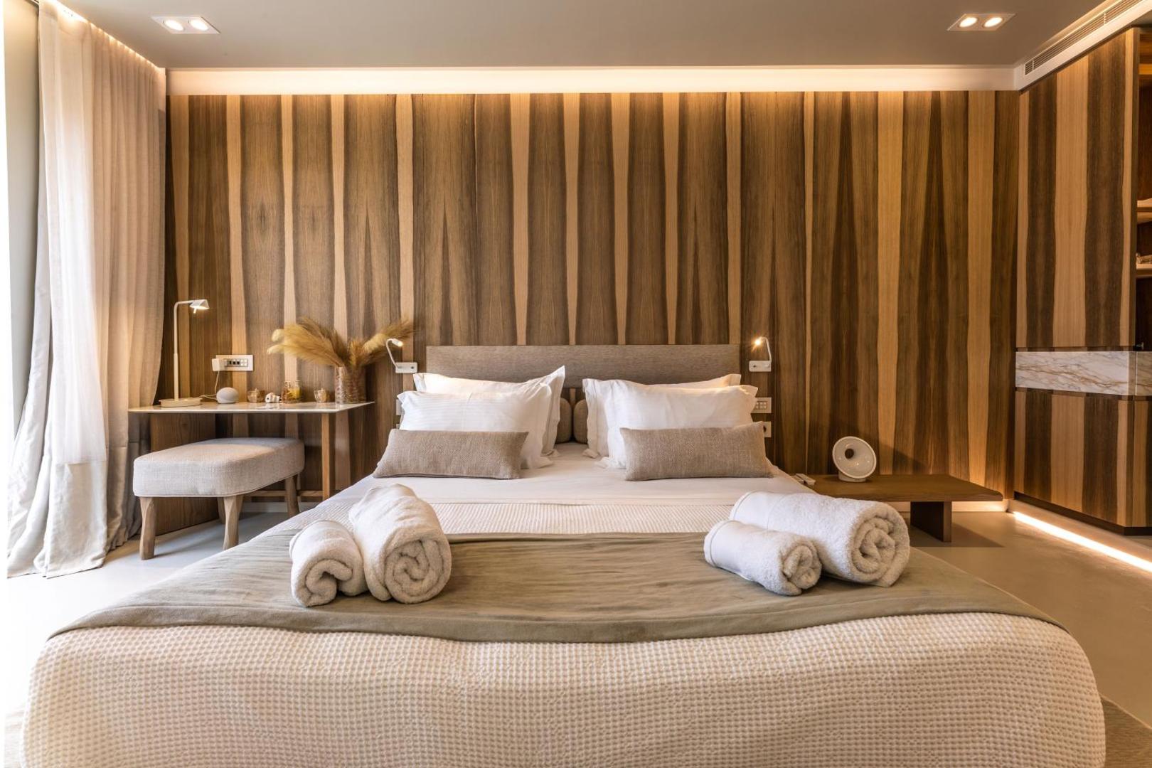 Avgoustos Suites