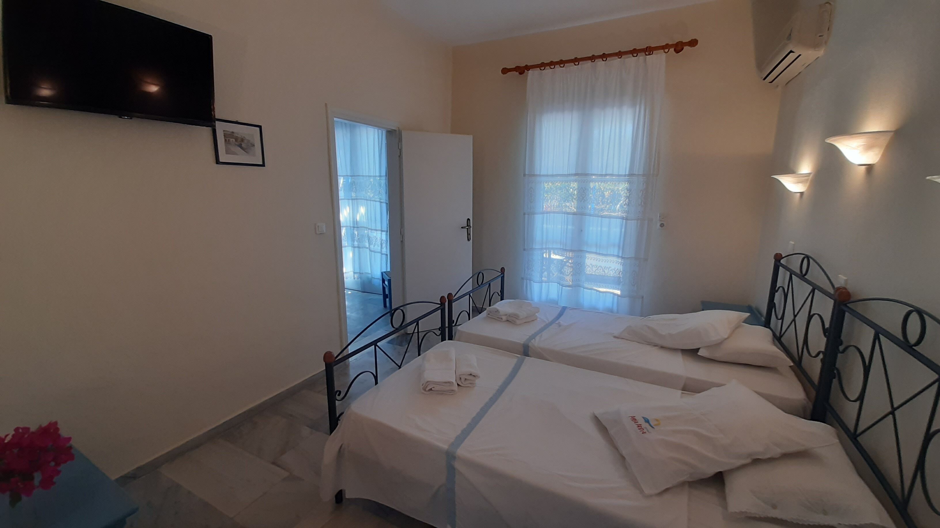 Agia Anna Hotel