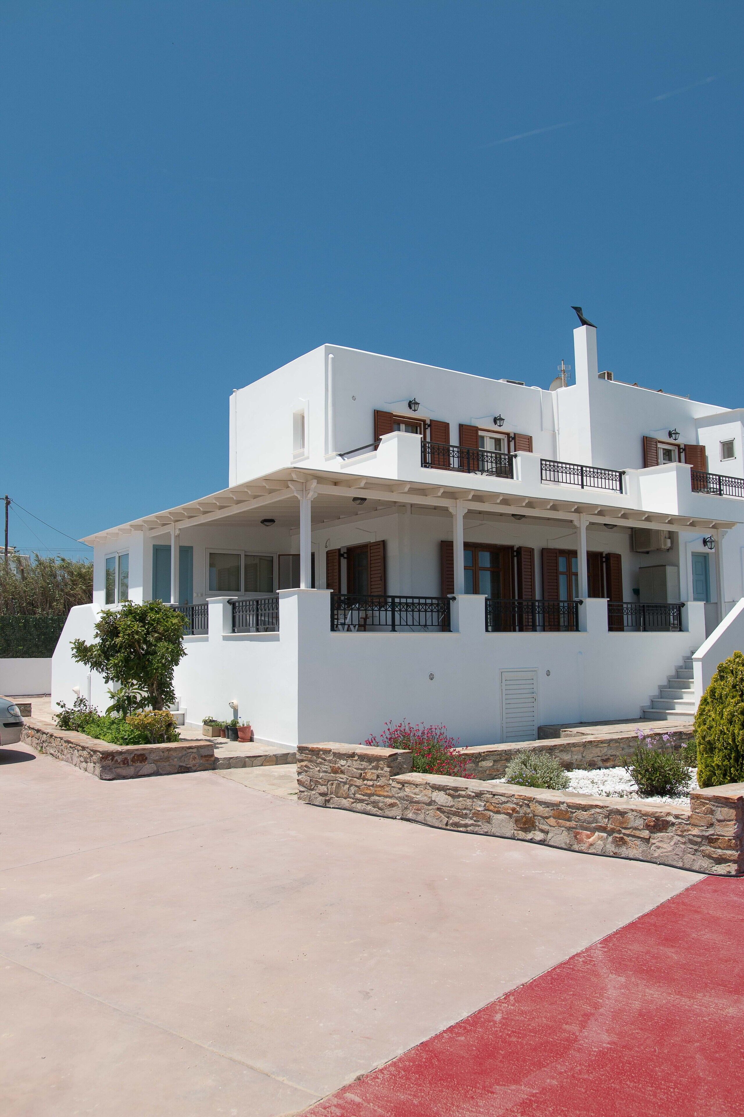 Lefteris Studios