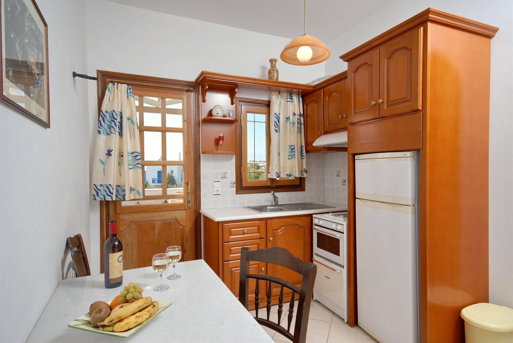 Birikos Studio & Apartments