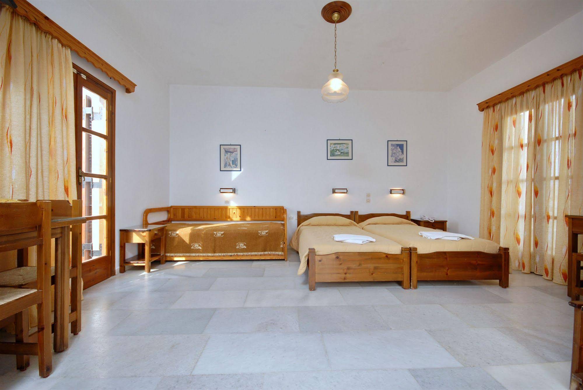 Birikos Studio & Apartments