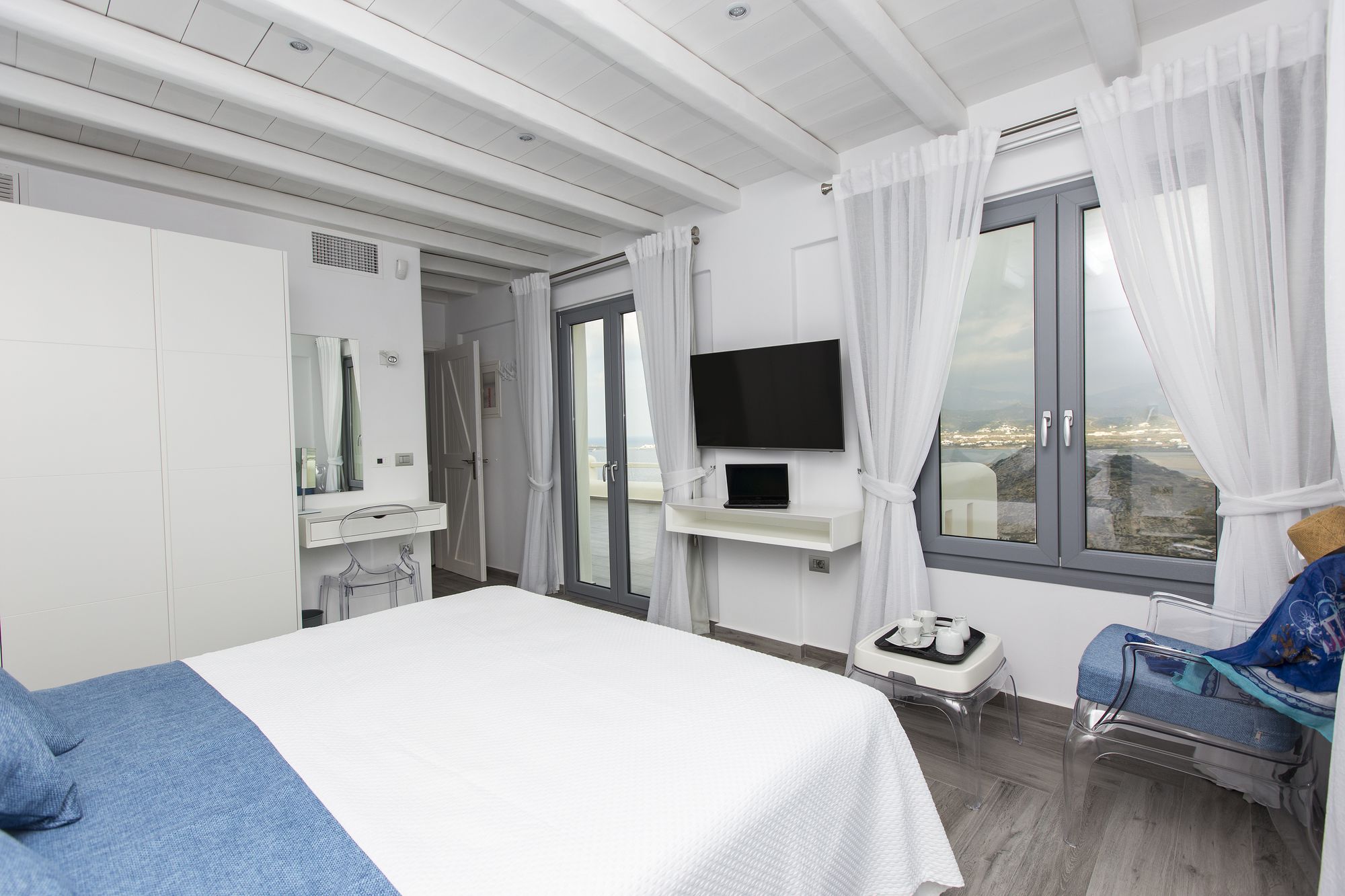 Naxos Rock Villas