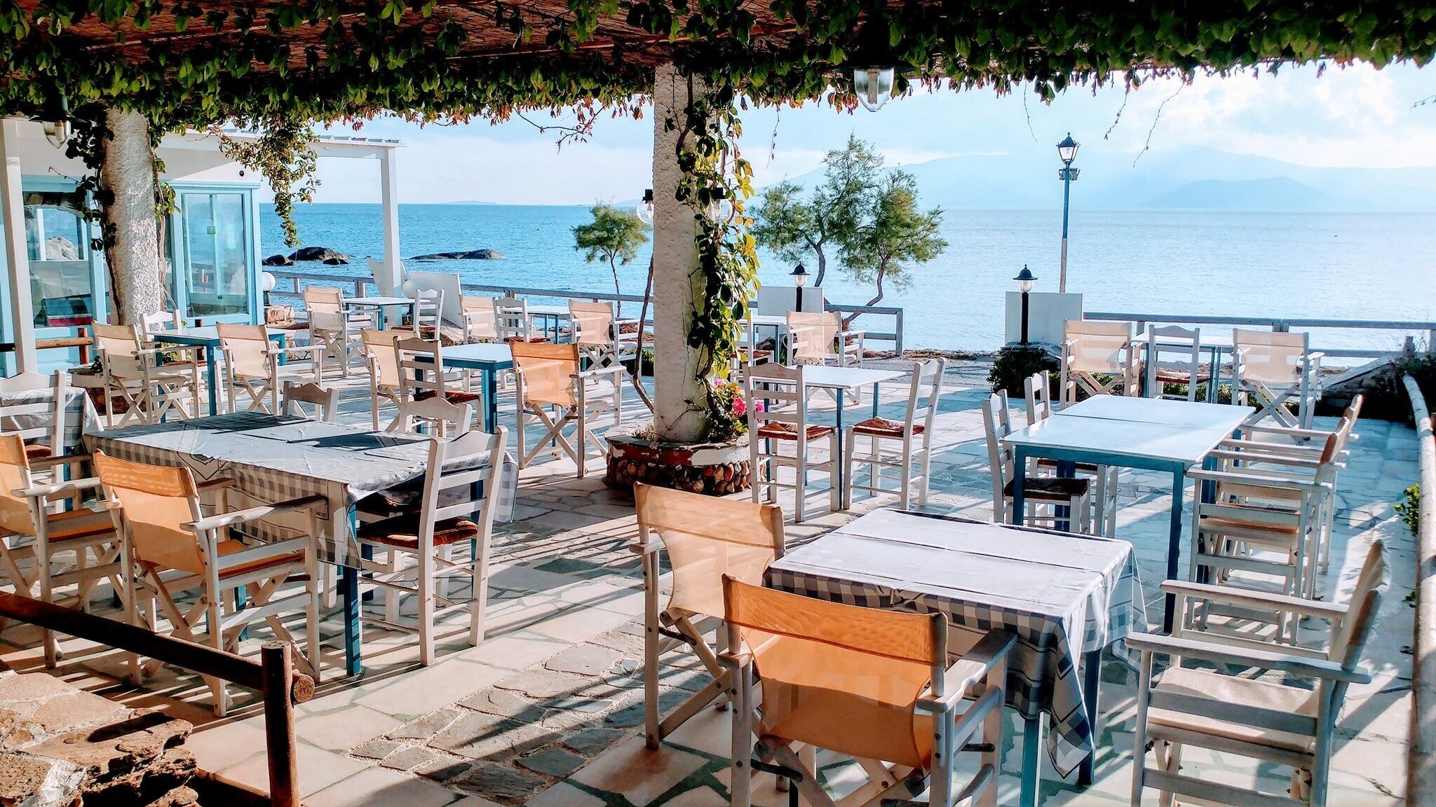 Sunset  Studios & Restaurant