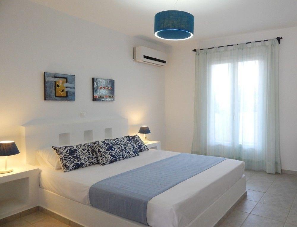 Dolphin Kastraki Studios