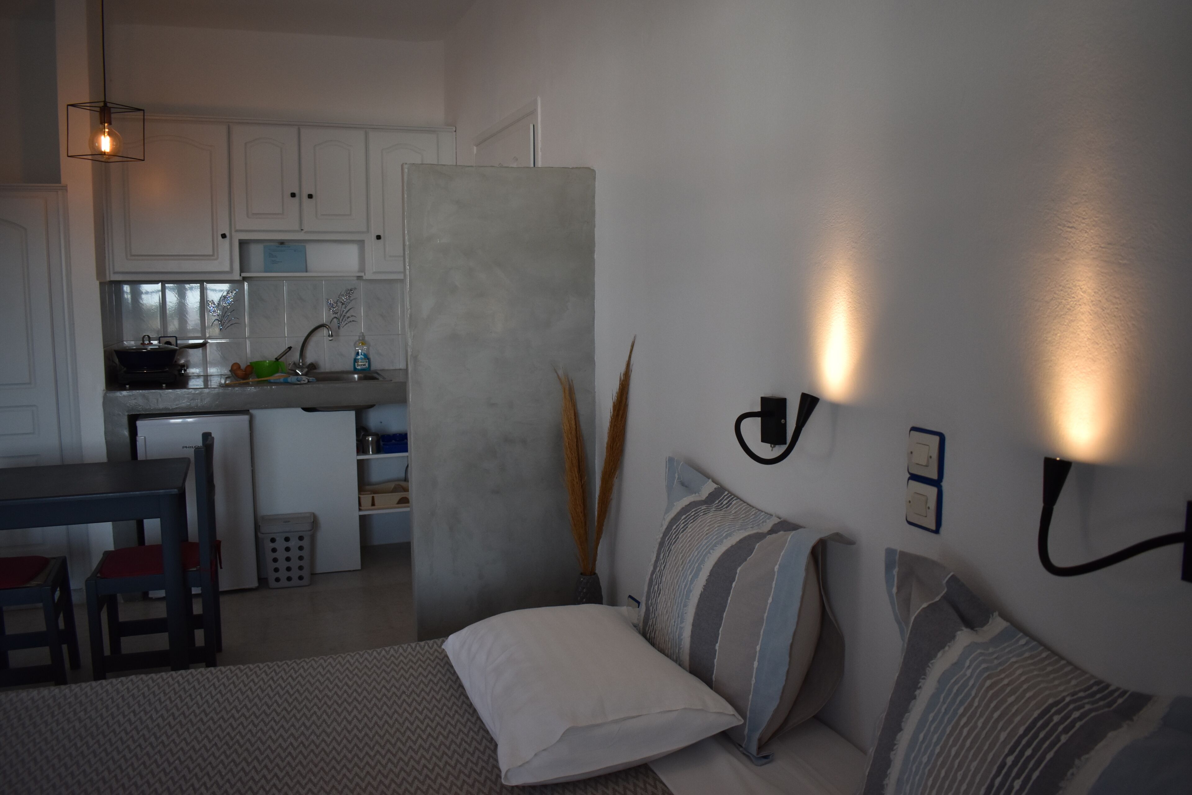 Diamantis Studios & Apartments