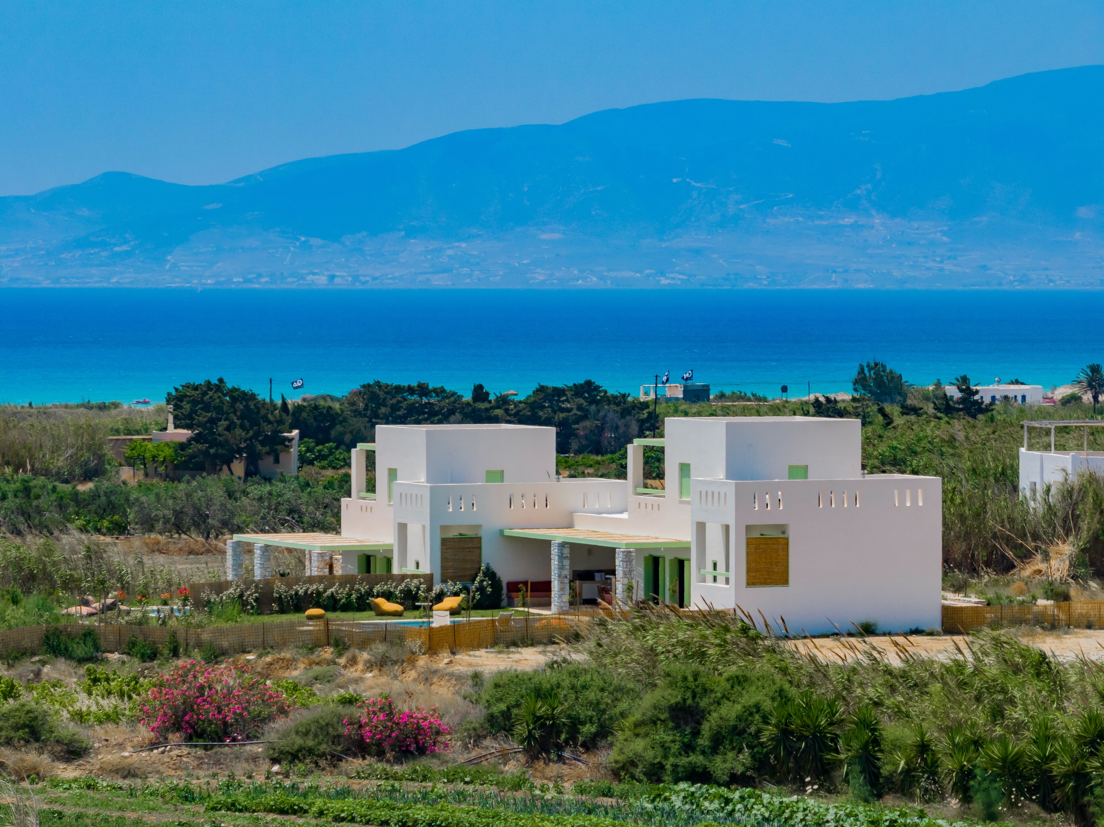Plioni Villas & Suites