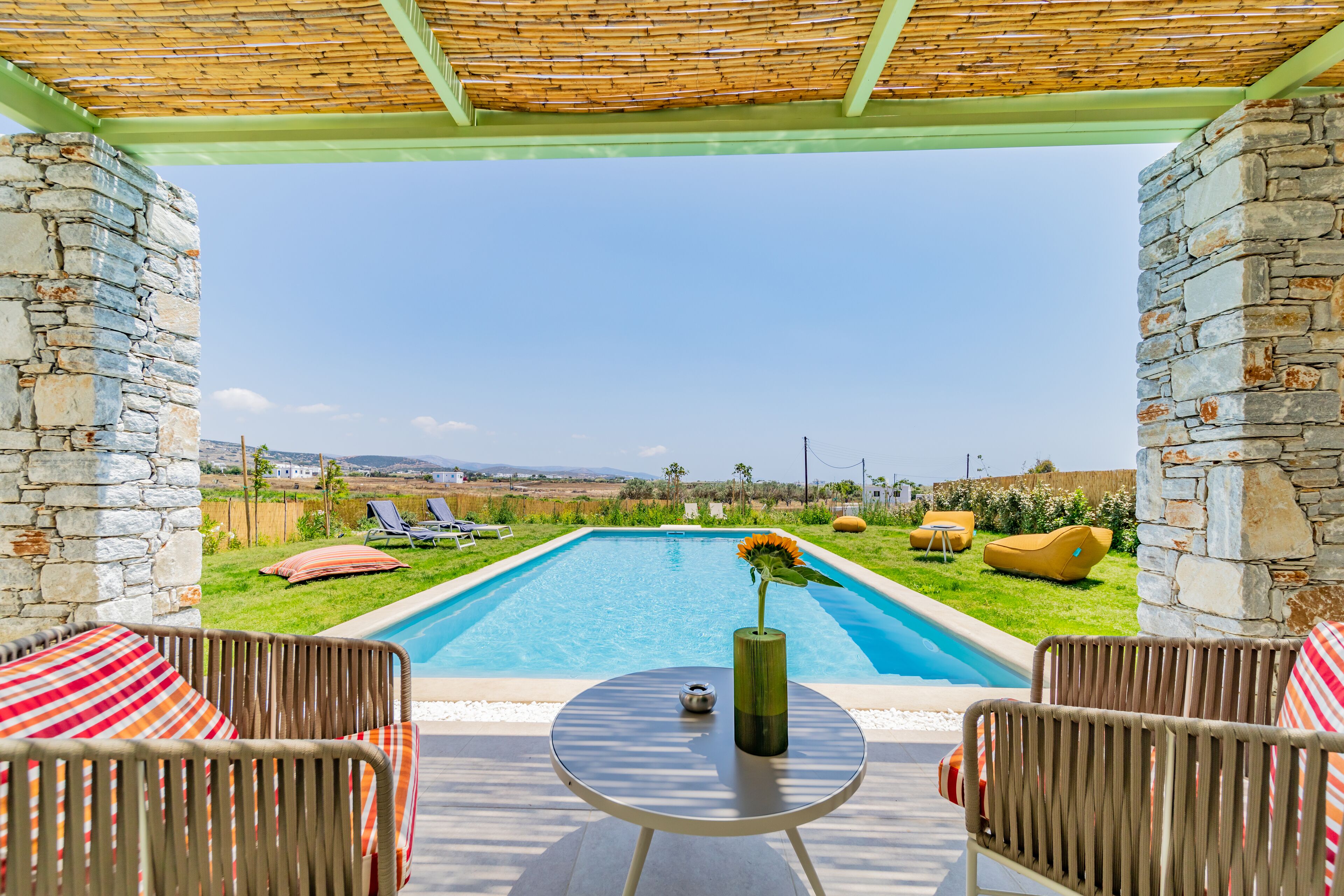 Plioni Villas & Suites