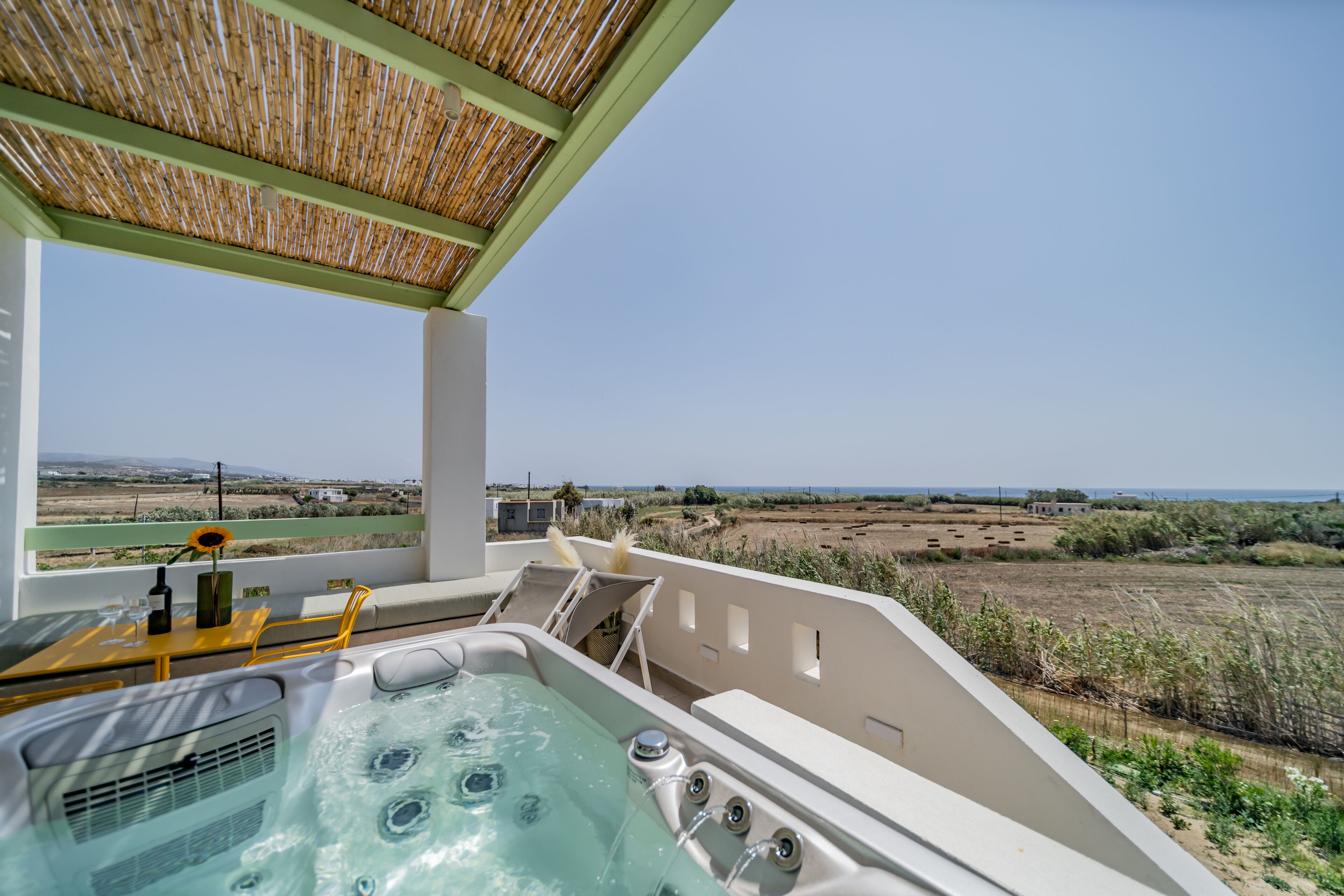 Plioni Villas & Suites