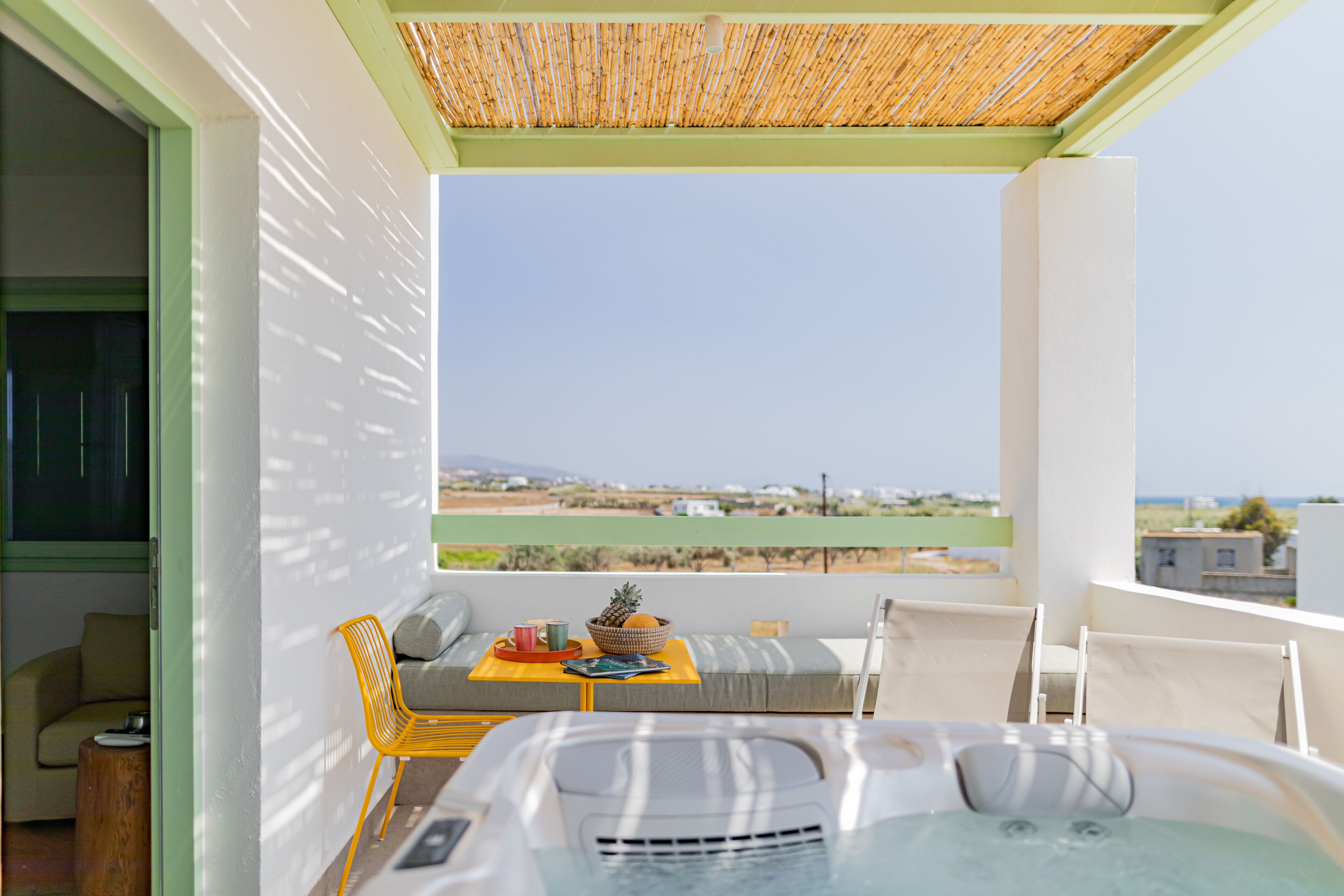 Plioni Villas & Suites