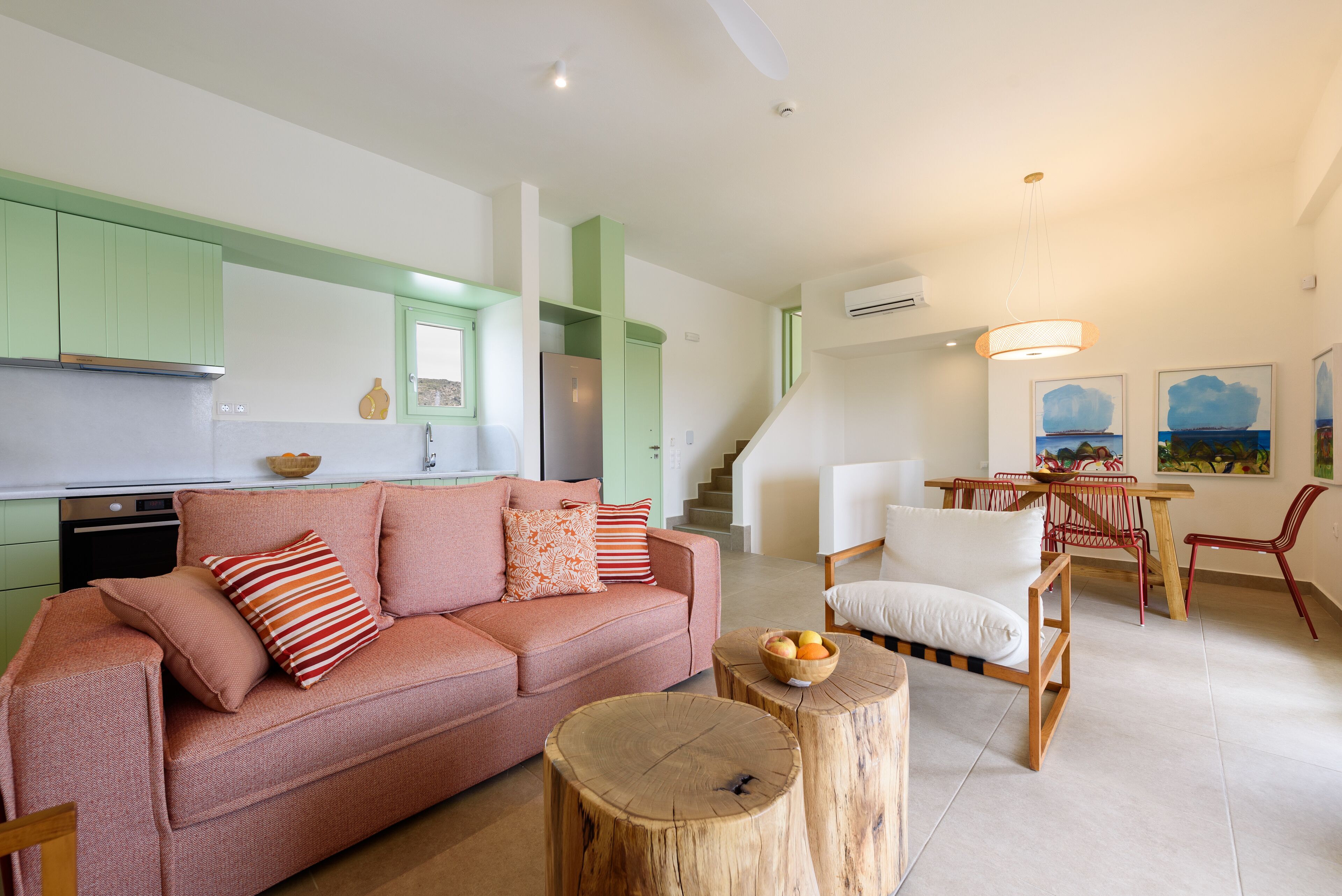 Plioni Villas & Suites