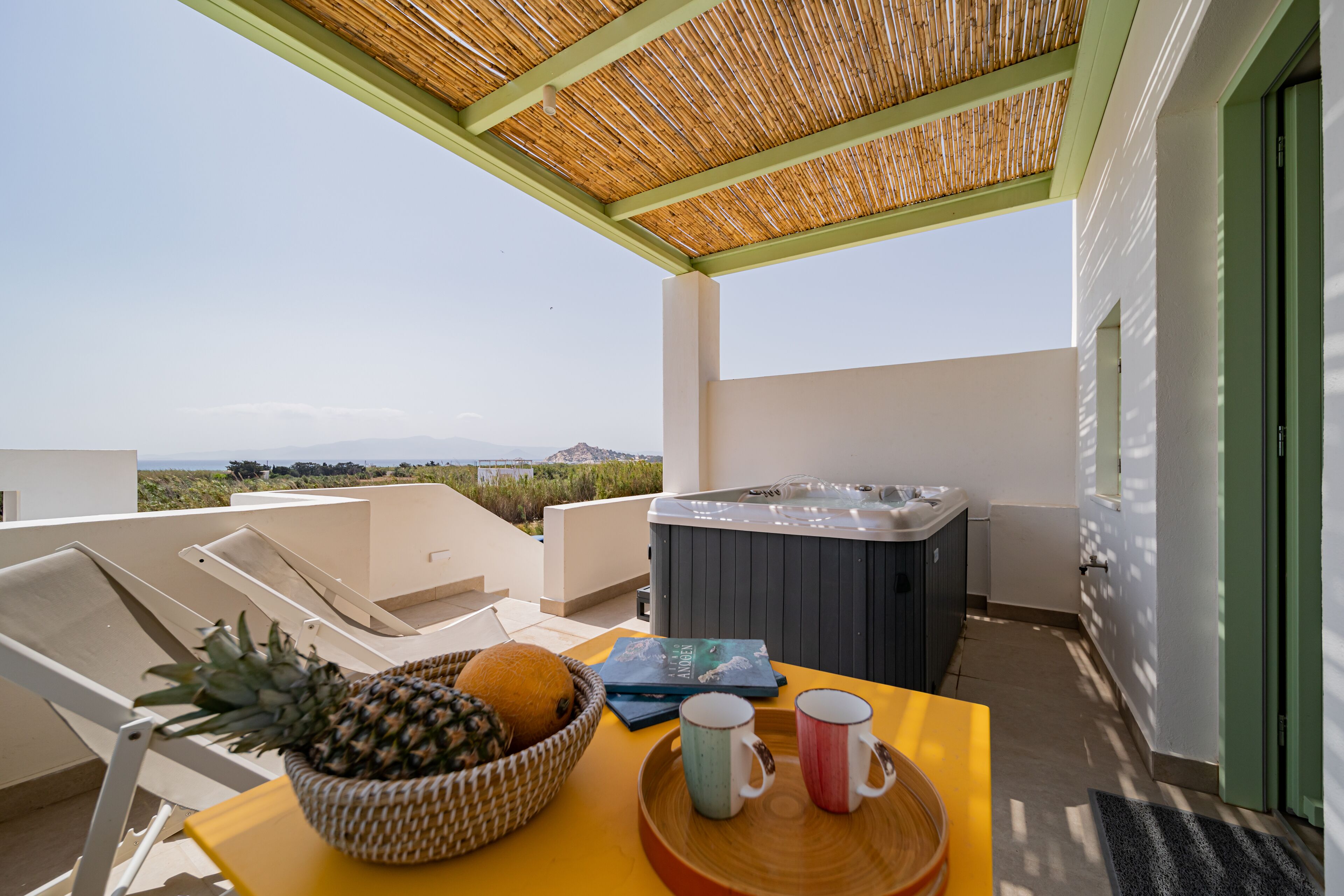Plioni Villas & Suites