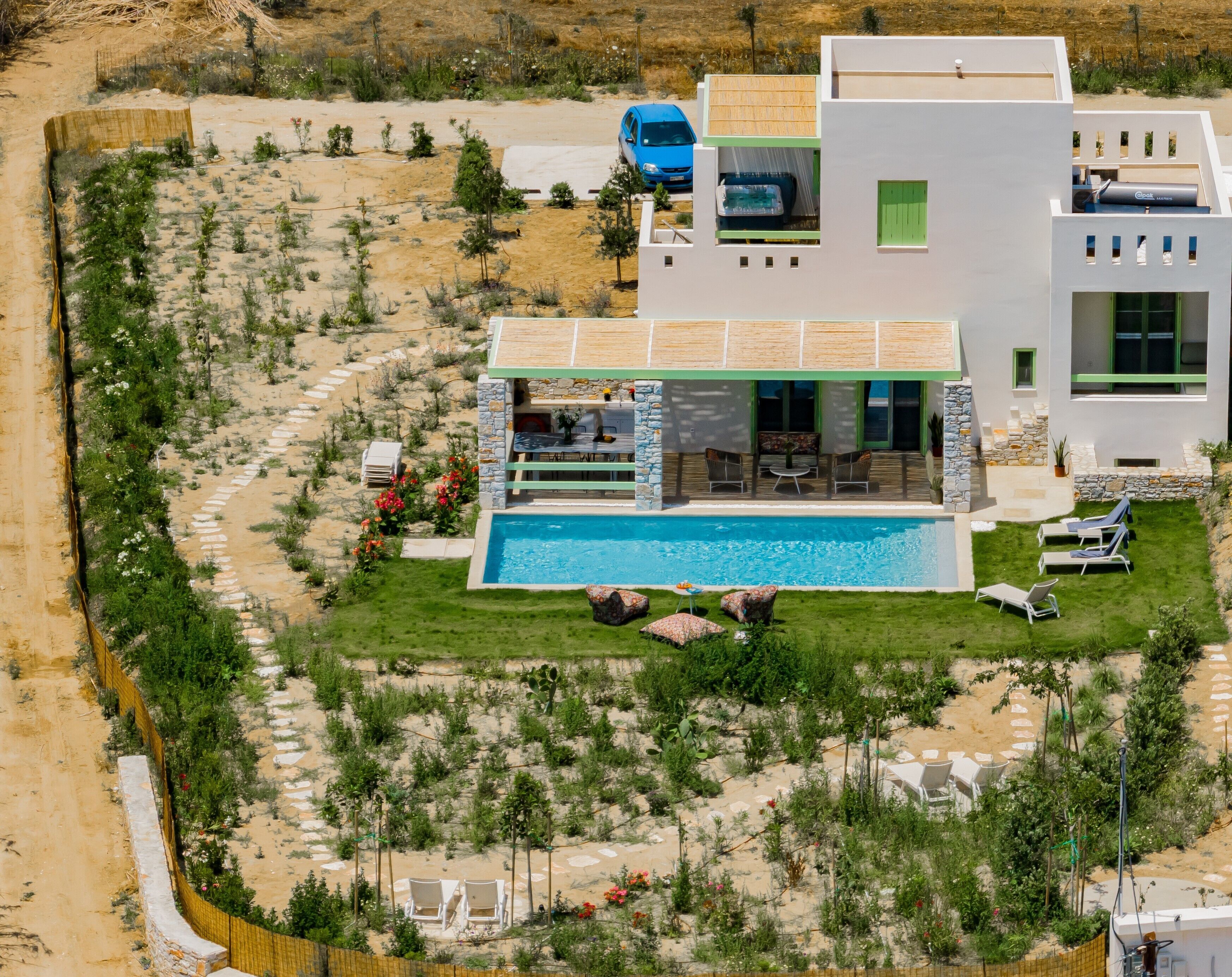 Plioni Villas & Suites