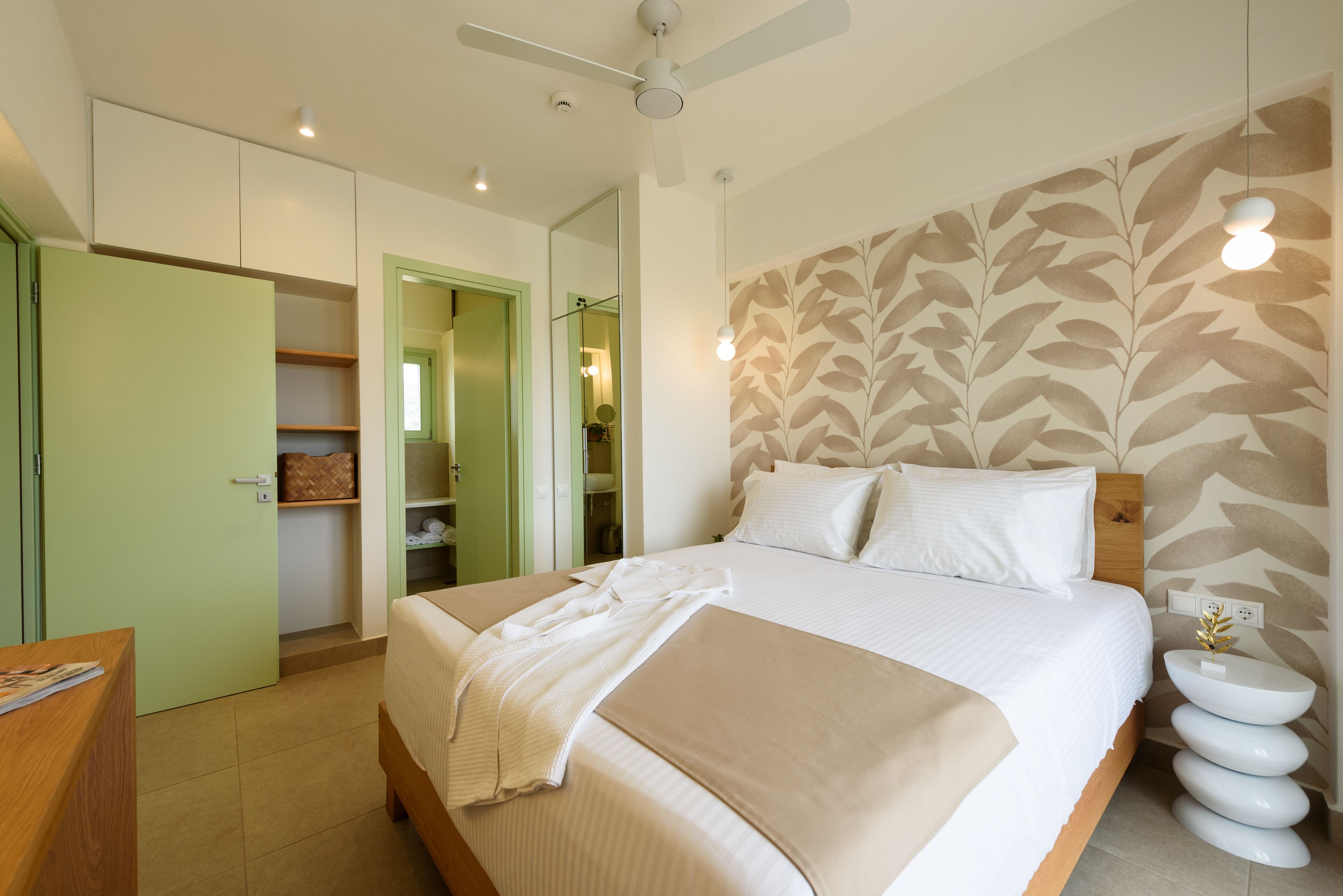 Plioni Villas & Suites