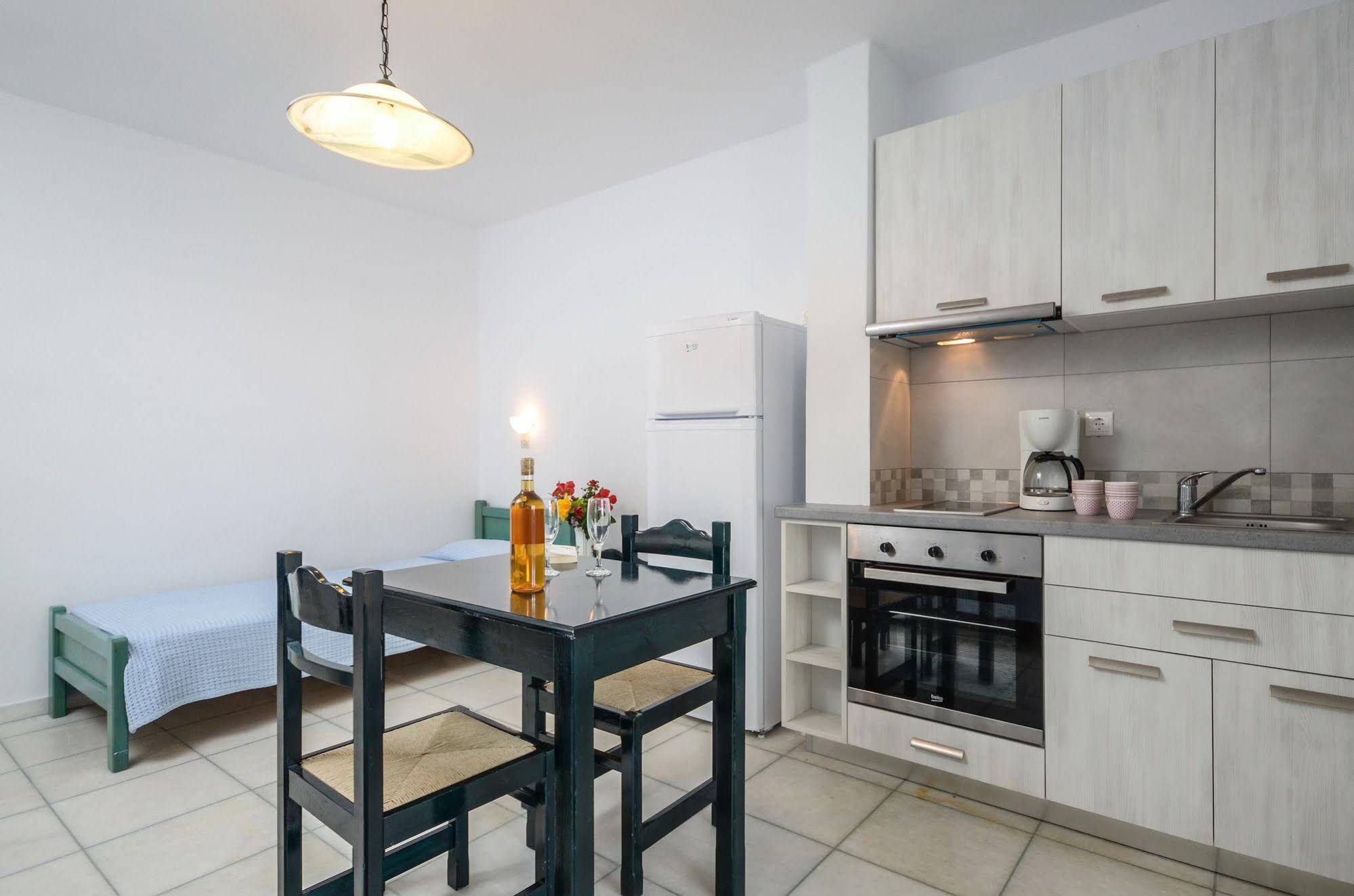 Victoria Studios & Apartments