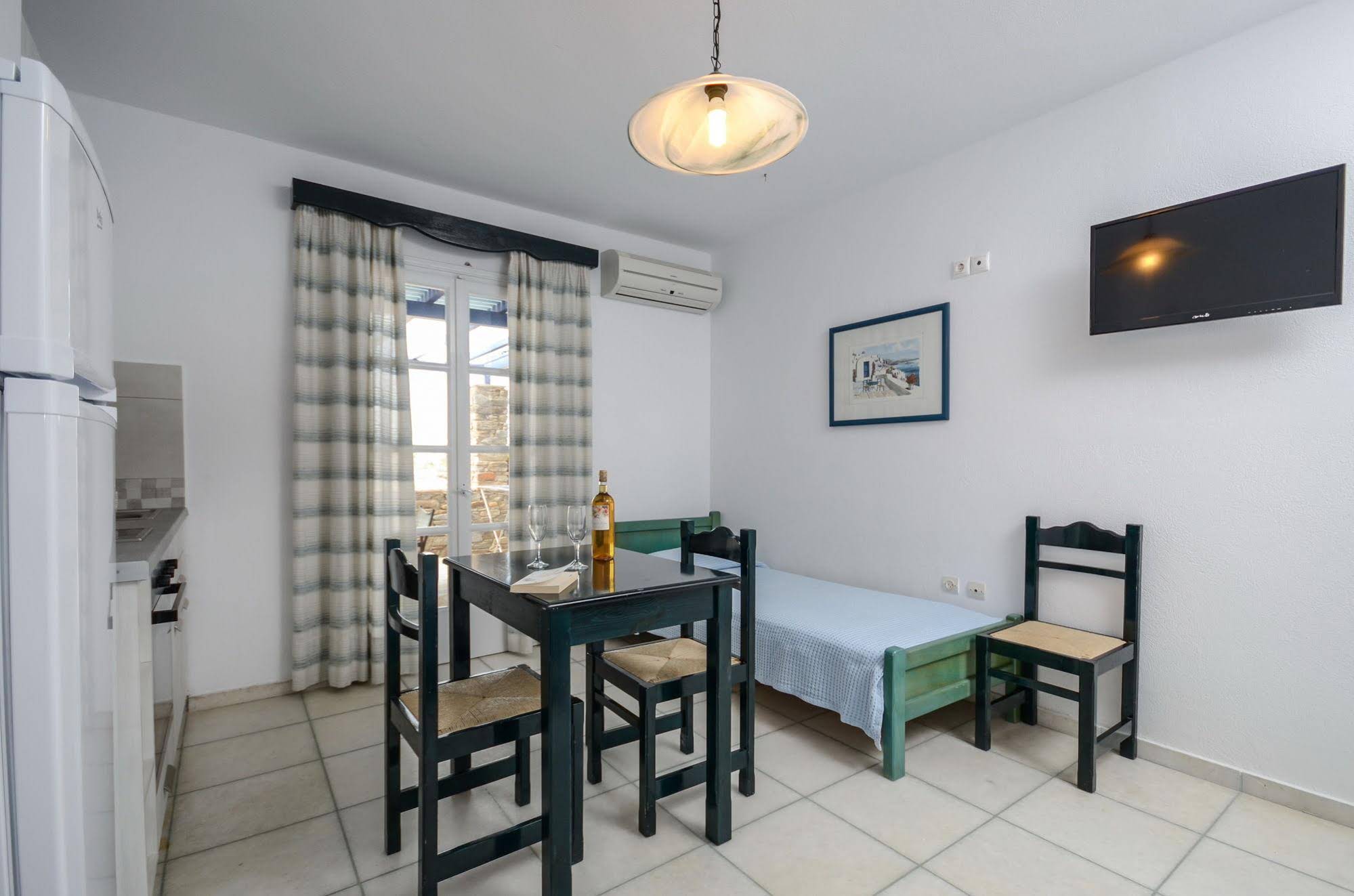 Victoria Studios & Apartments