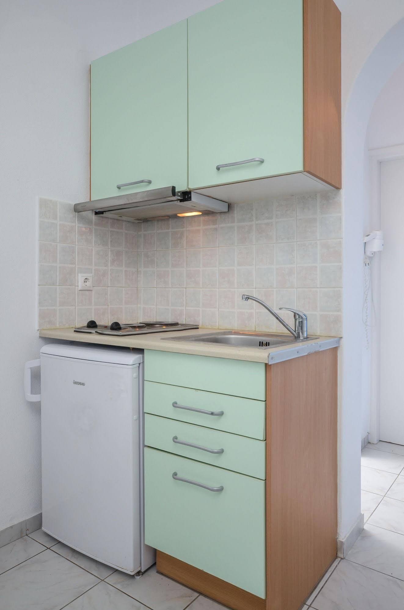 Victoria Studios & Apartments