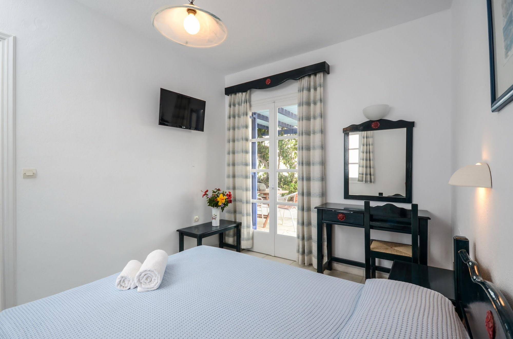 Victoria Studios & Apartments