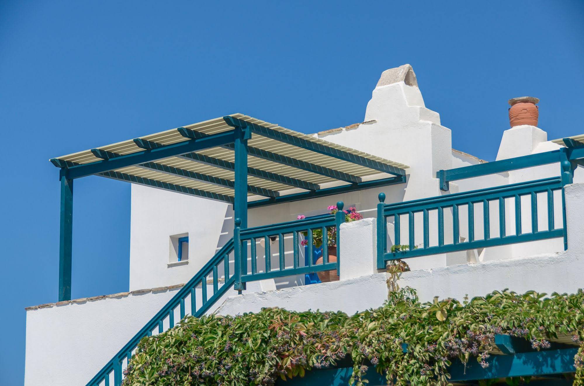 Victoria Studios & Apartments