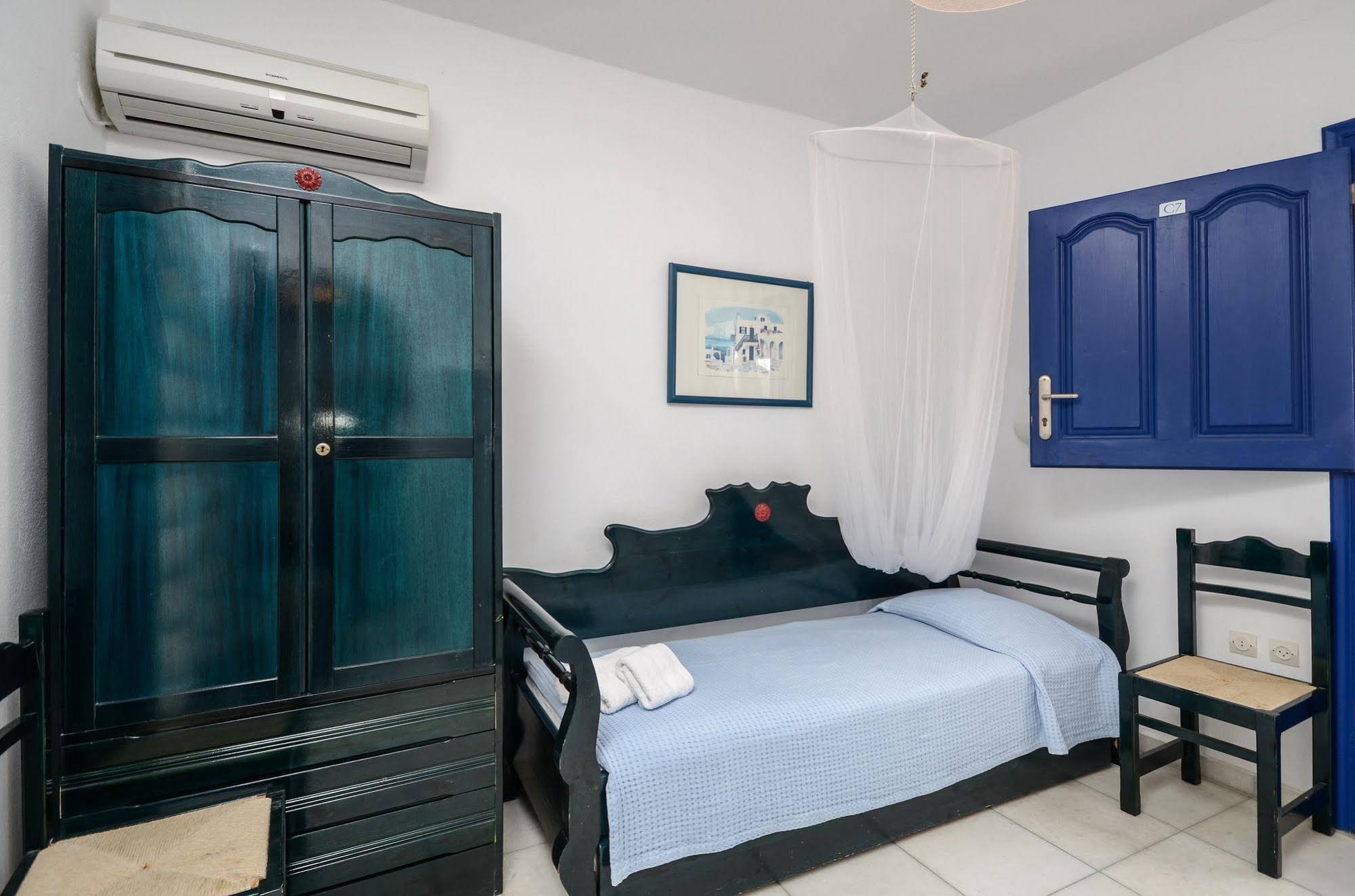 Victoria Studios & Apartments