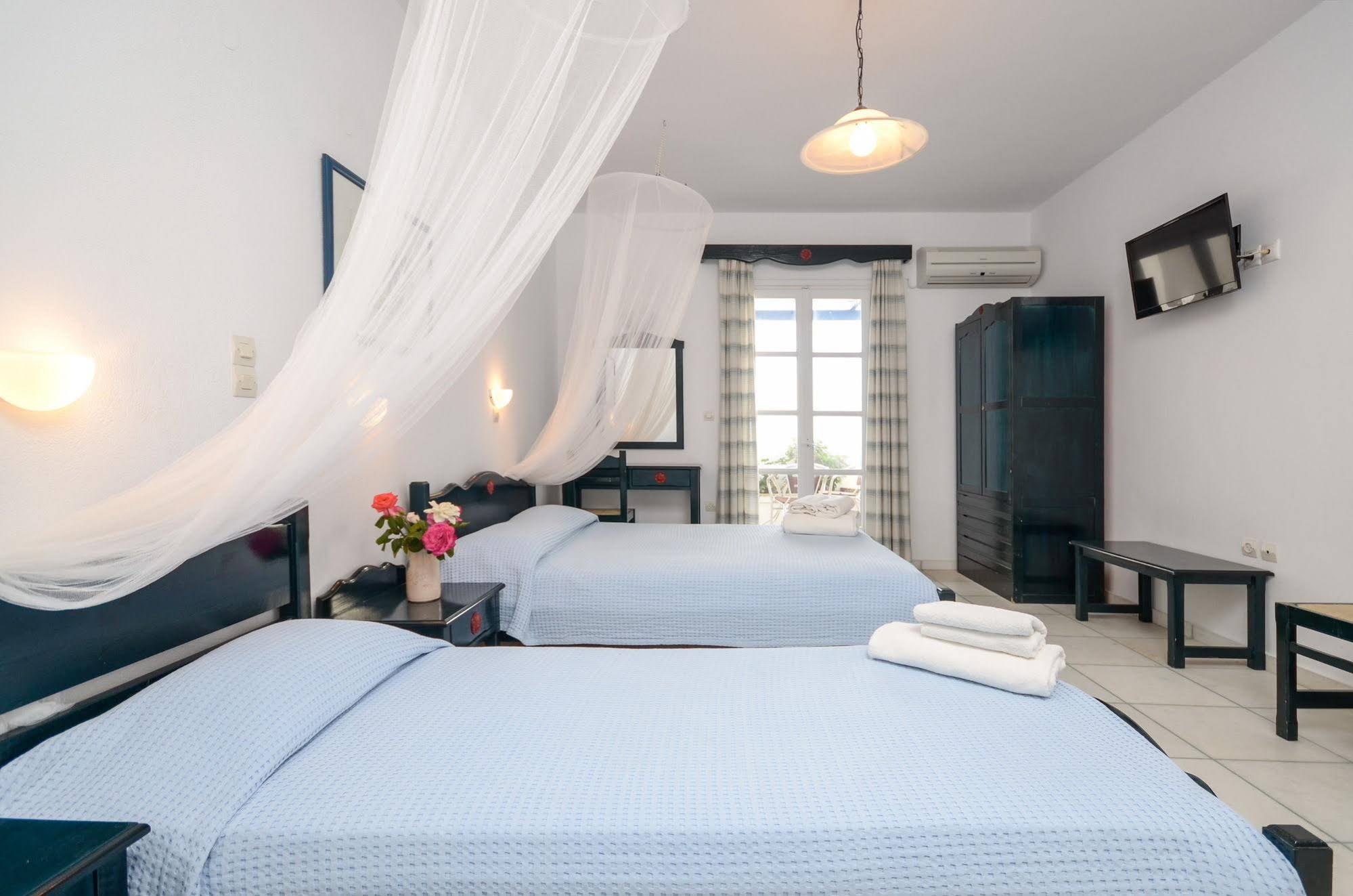 Victoria Studios & Apartments