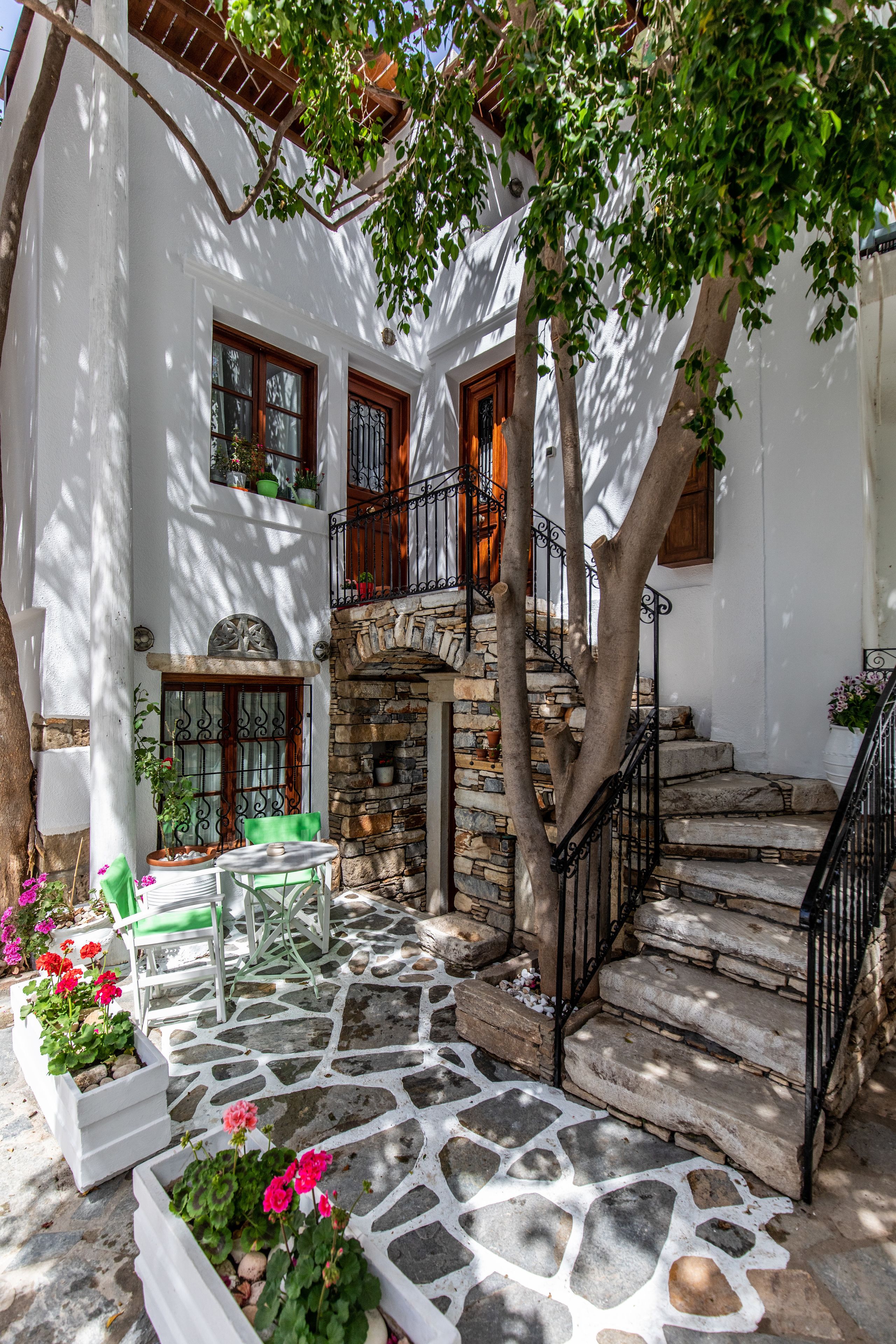 Arco Naxos Luxury Apartments