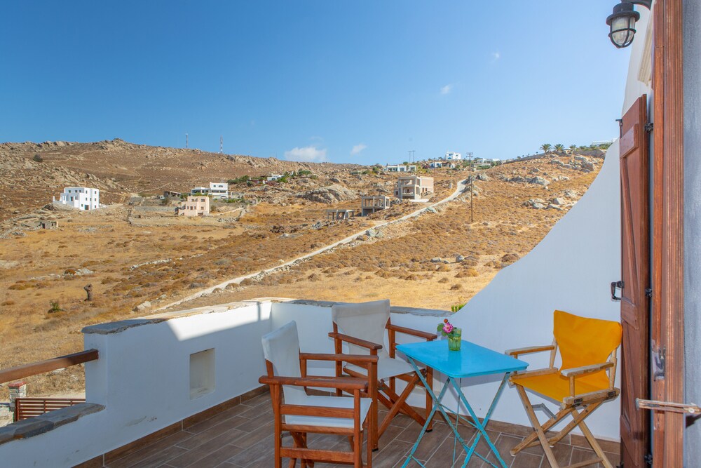 Armonia Studios, Apartments & Villa