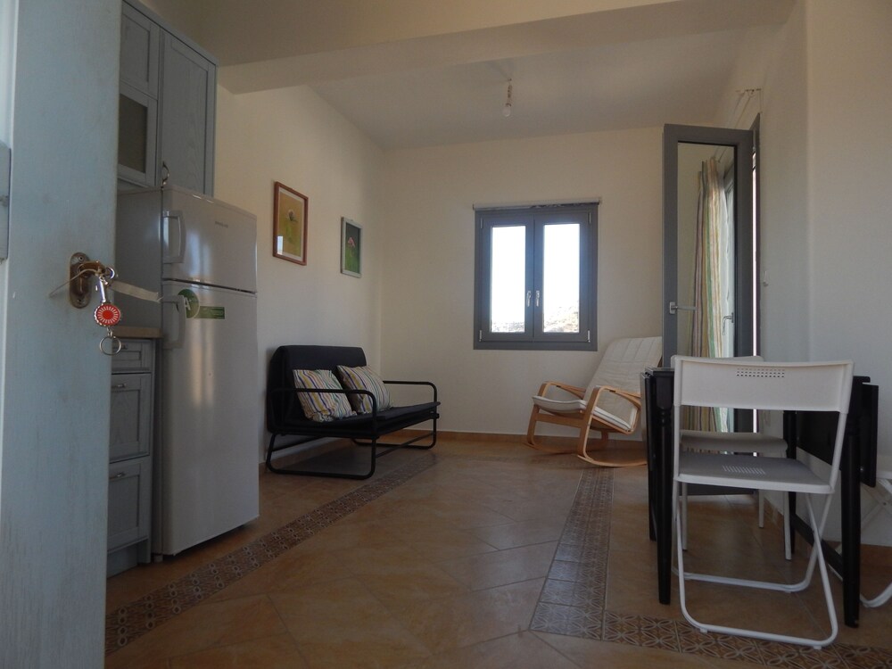 Armonia Studios, Apartments & Villa