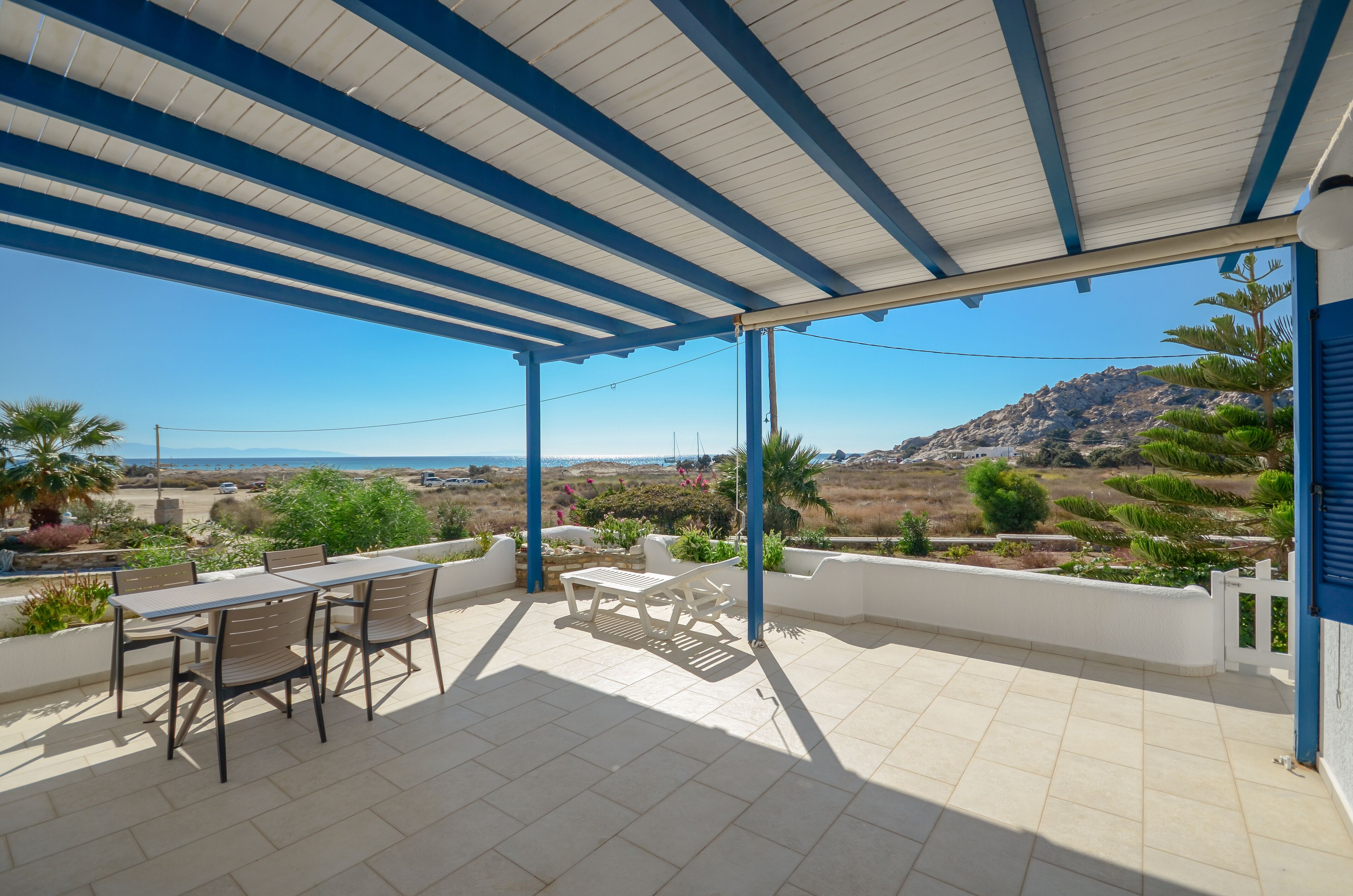 Crystal Naxos Apartments