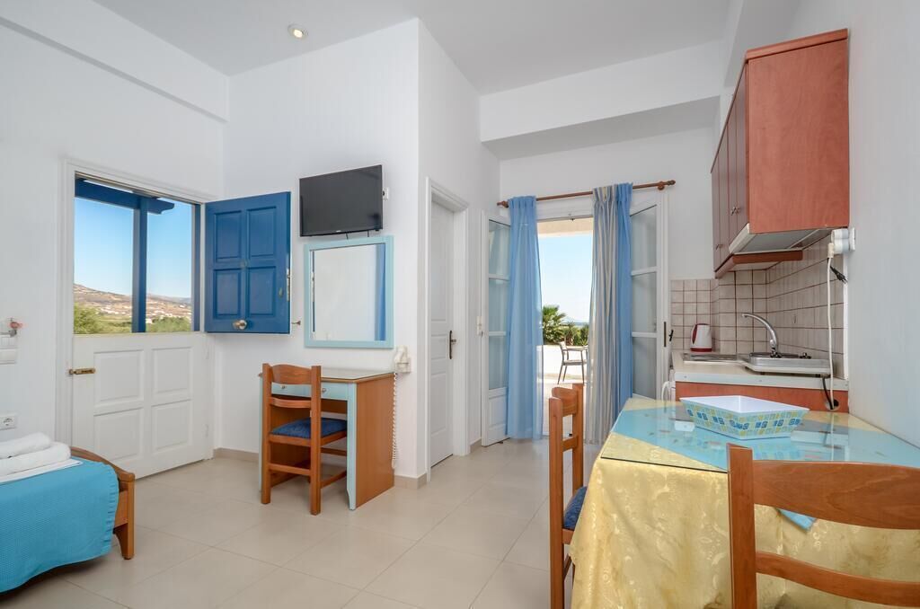 Crystal Naxos Apartments