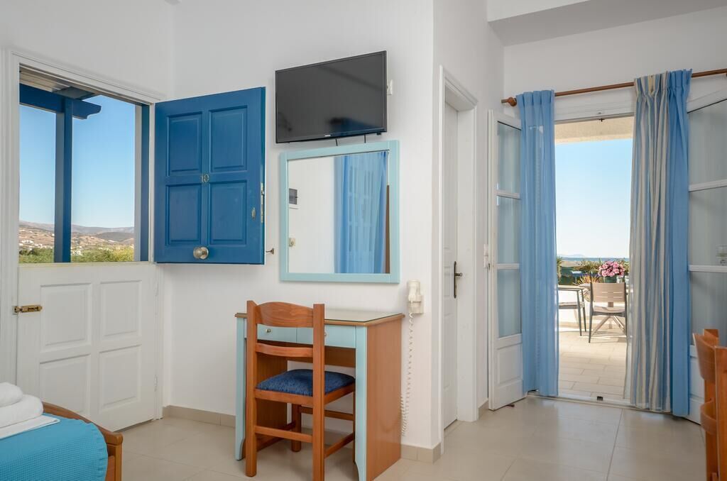 Crystal Naxos Apartments