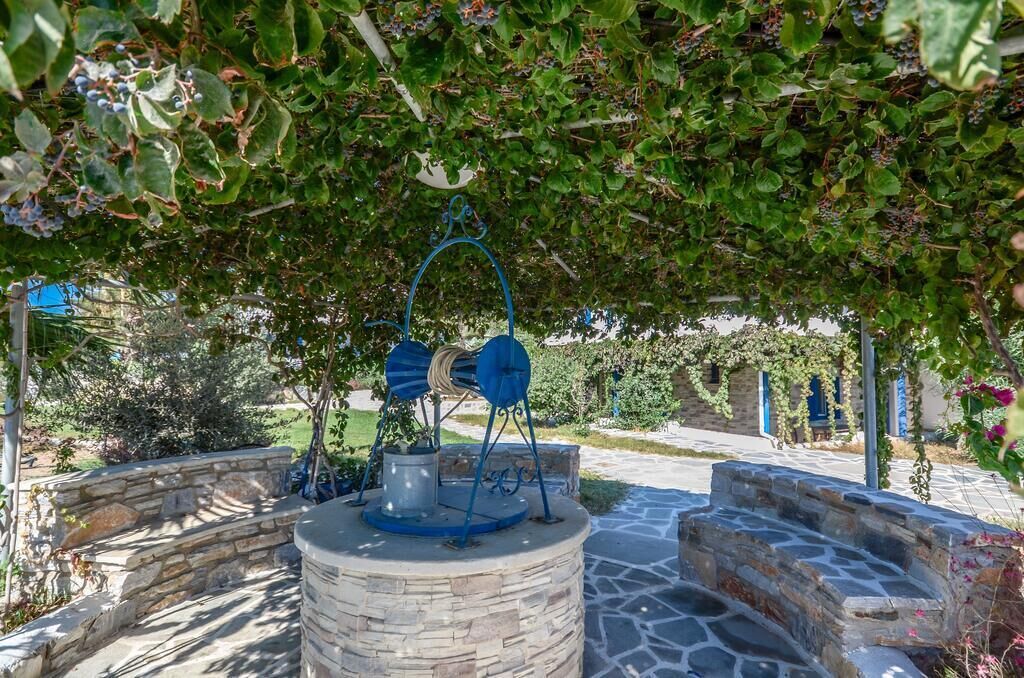 Crystal Naxos Apartments